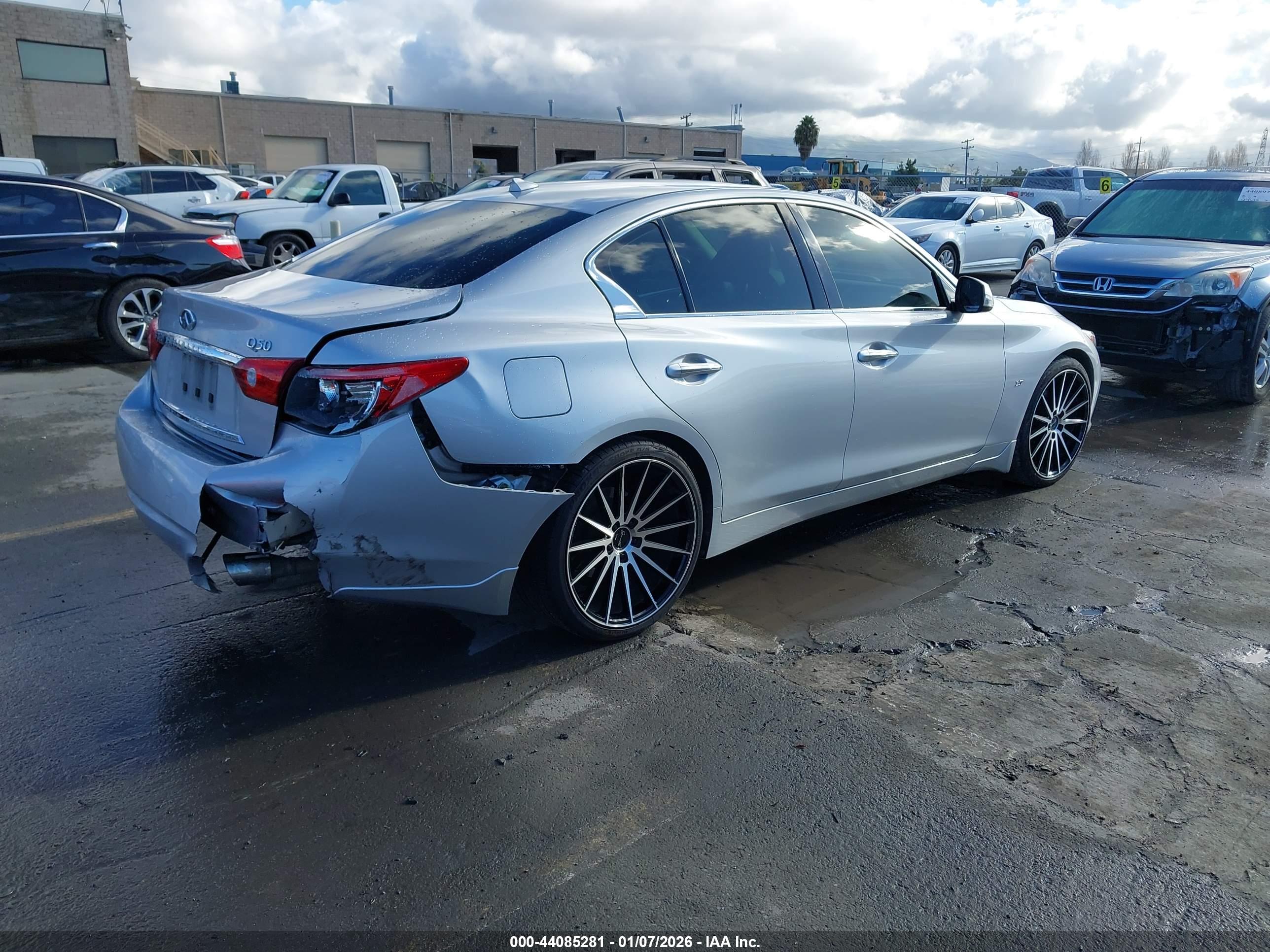 INFINITI Q50 image 4
