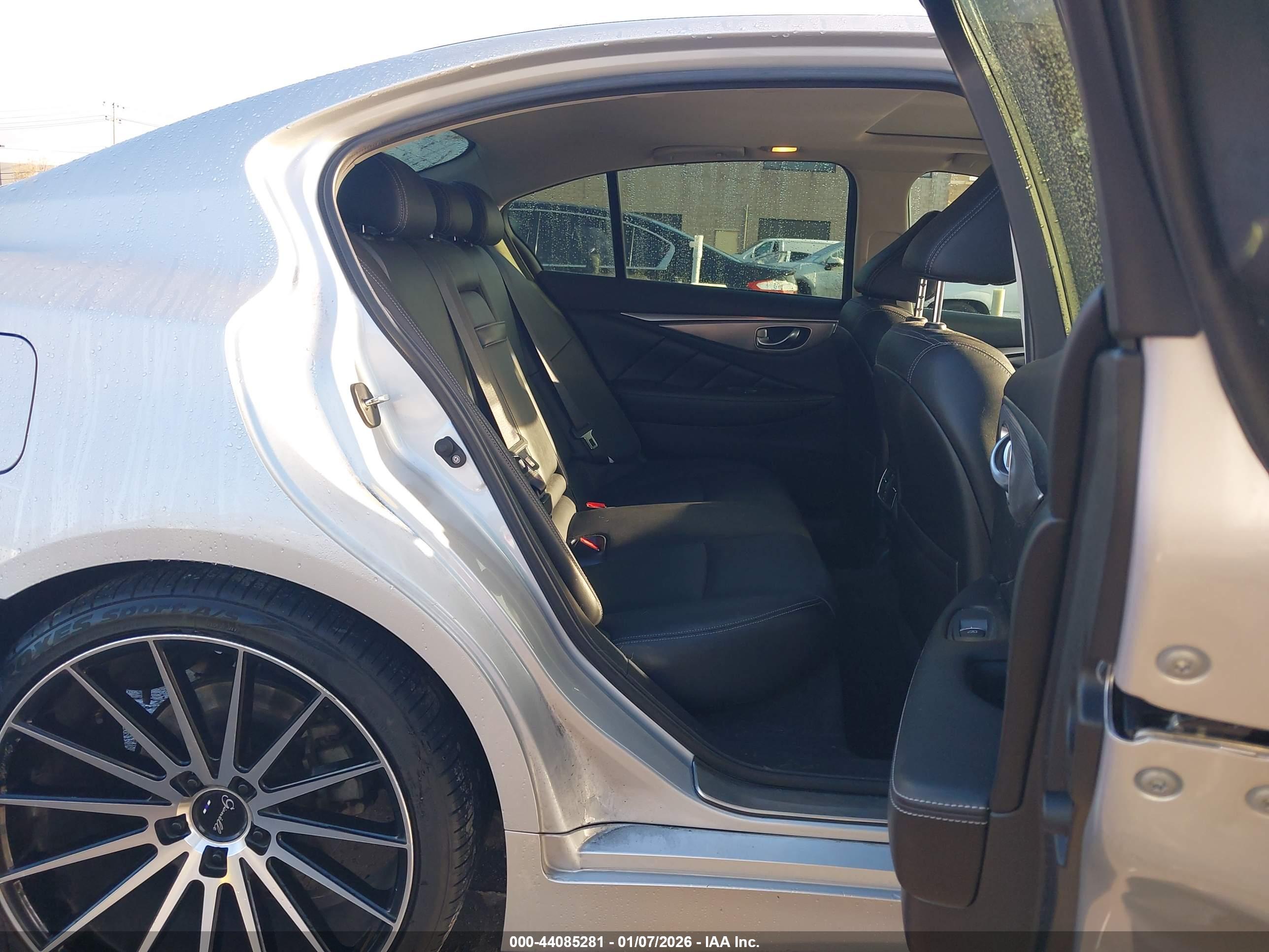 INFINITI Q50 image 8