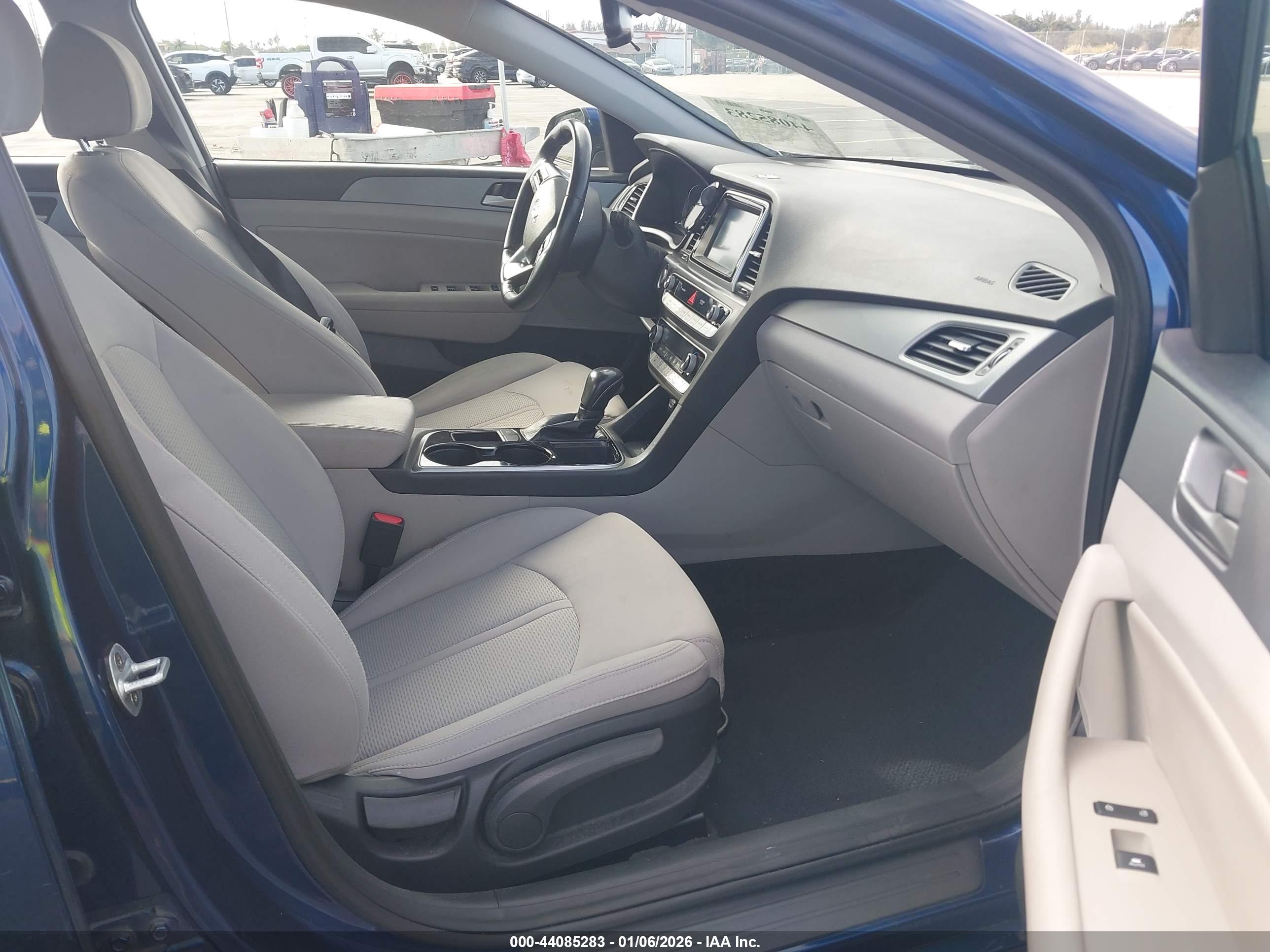 HYUNDAI SONATA image 5