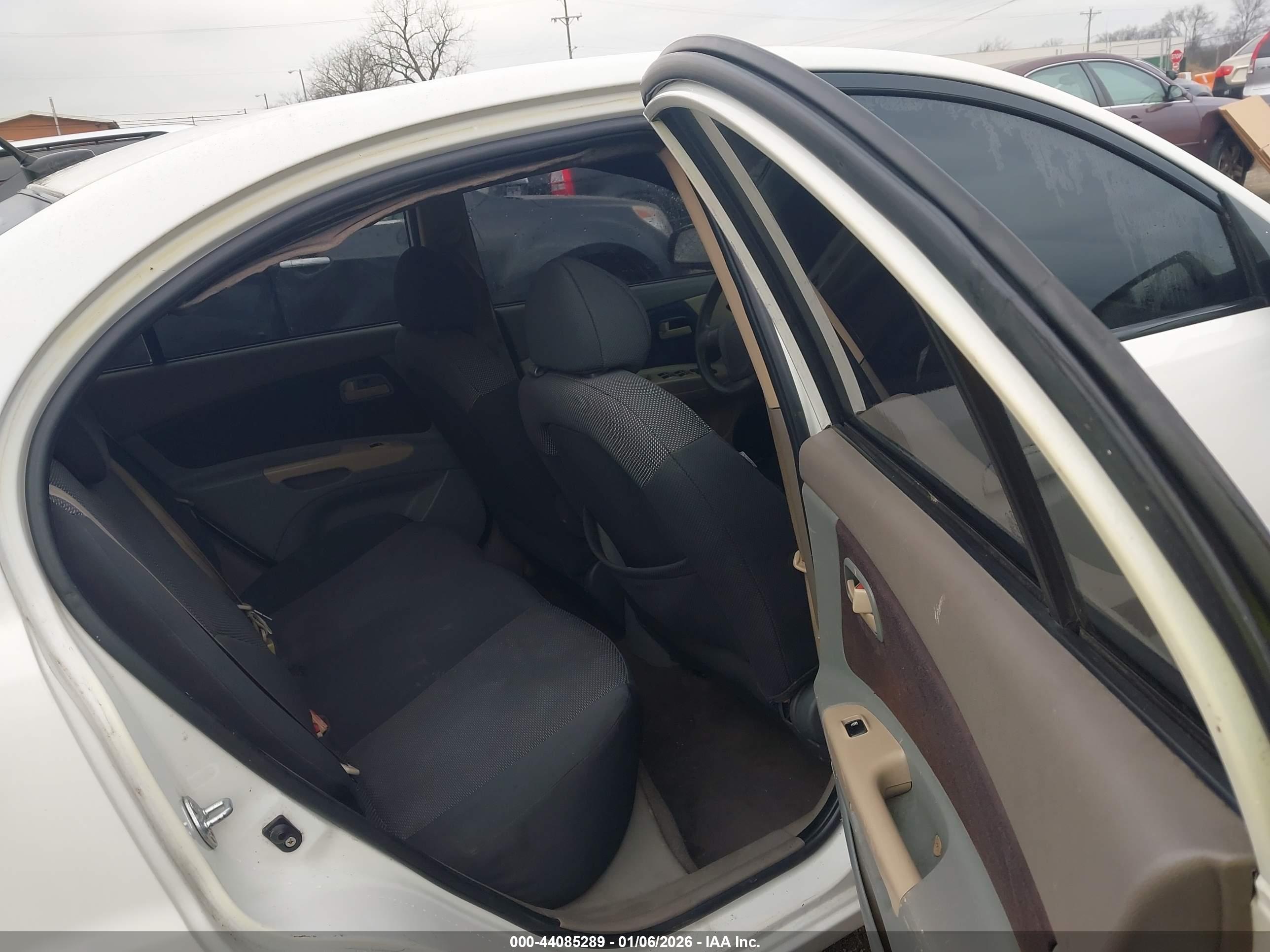 KIA RIO image 8