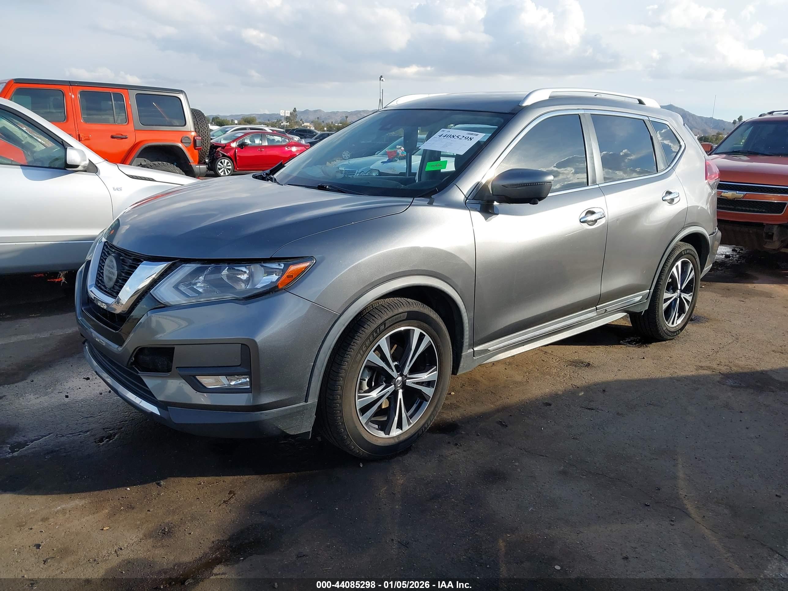 NISSAN ROGUE image 2