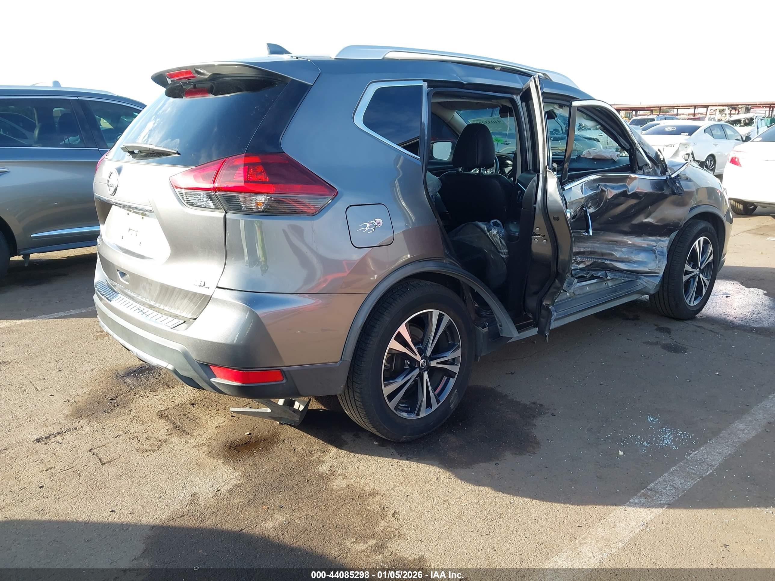 NISSAN ROGUE image 4