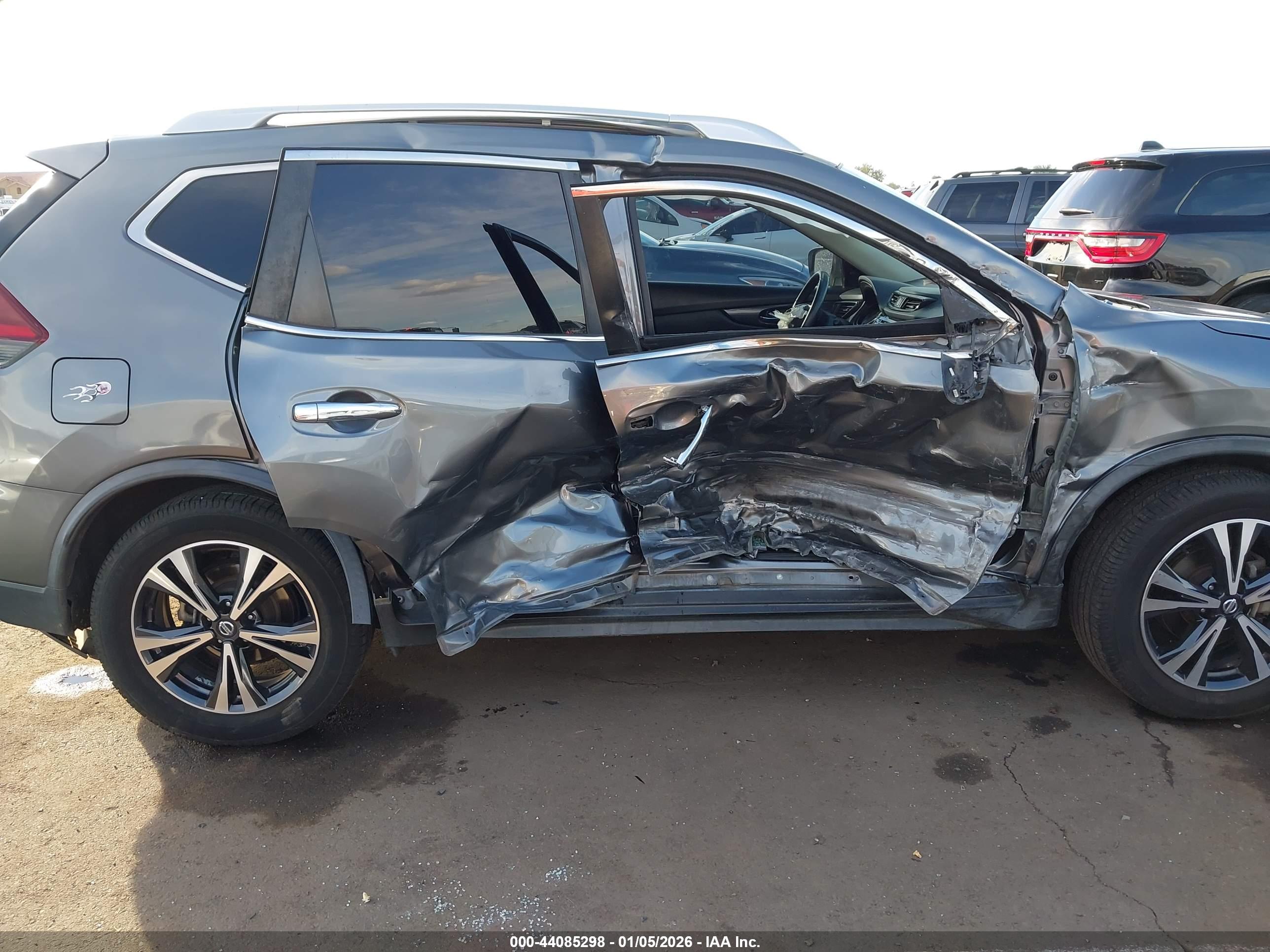 NISSAN ROGUE image 6