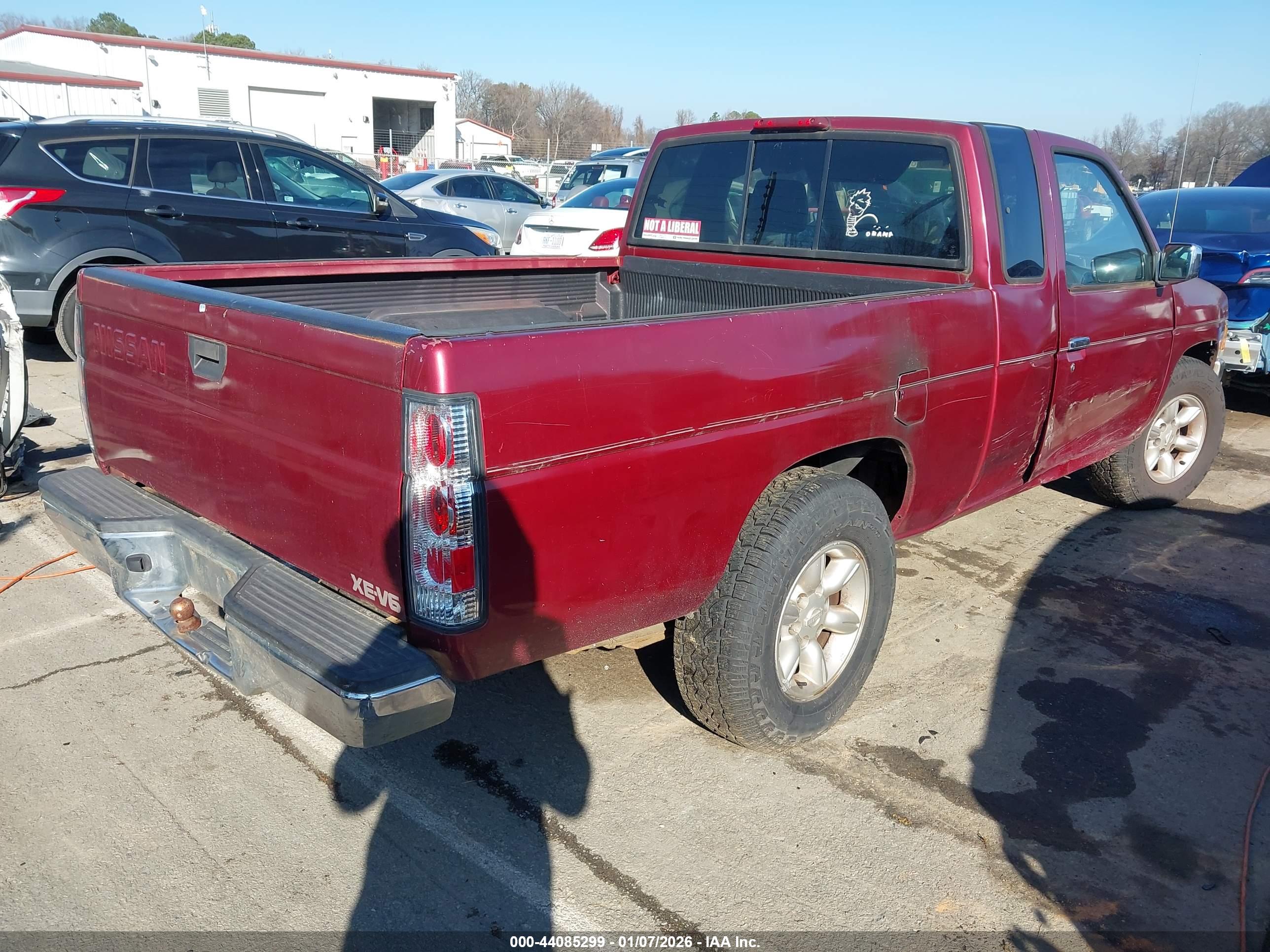 NISSAN TRUCK image 4