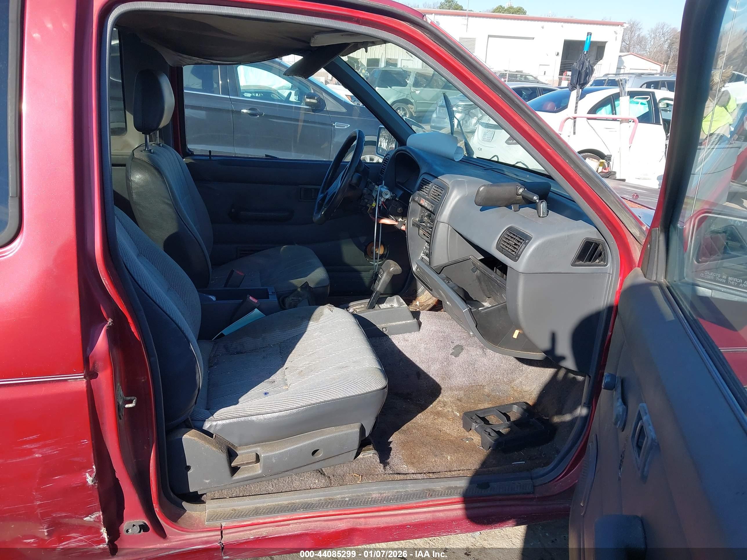 NISSAN TRUCK image 5