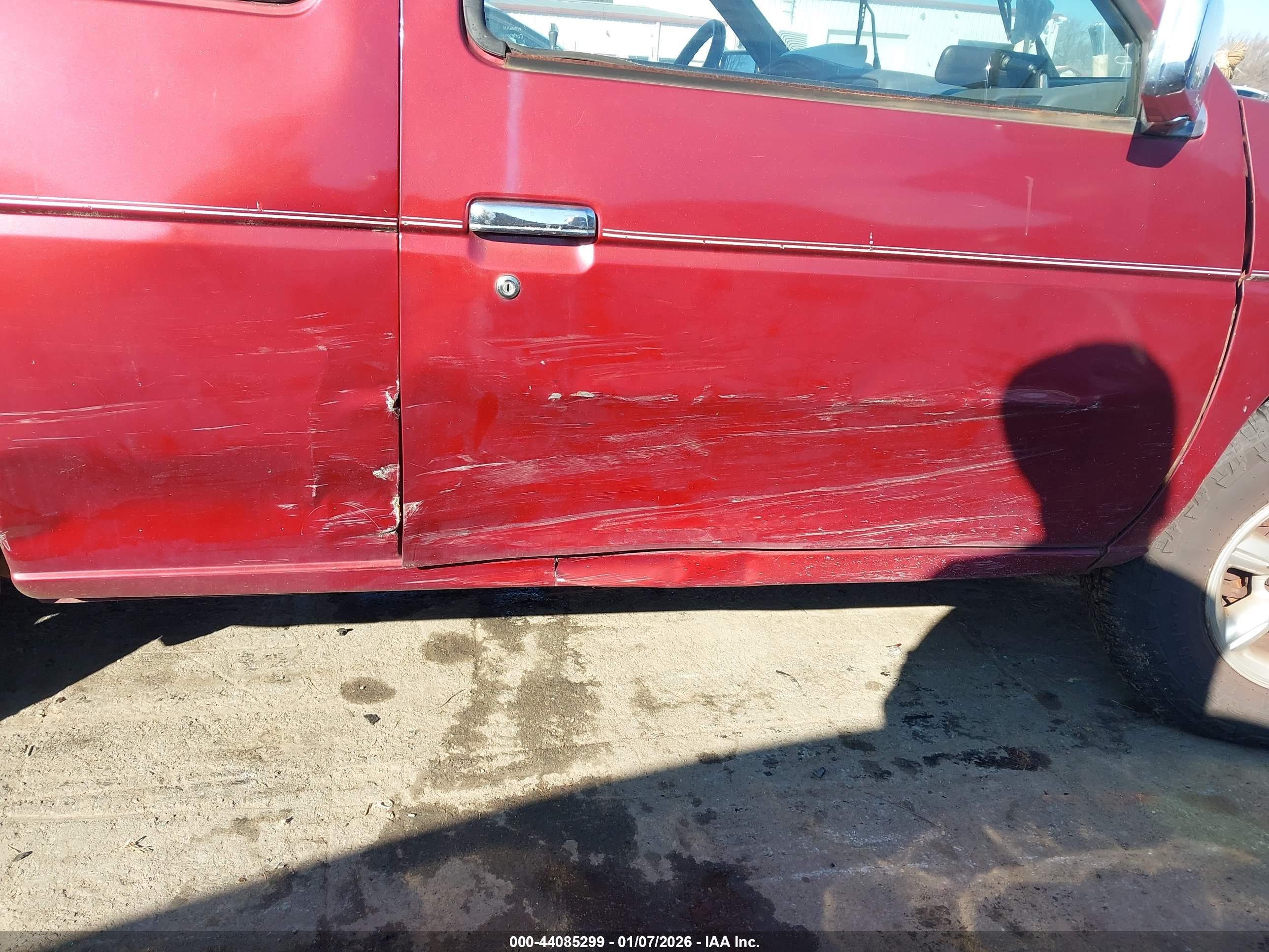 NISSAN TRUCK image 6