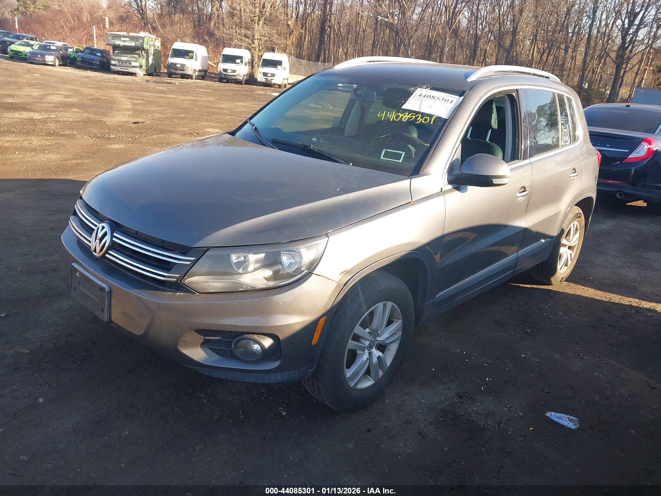 VOLKSWAGEN TIGUAN image 2