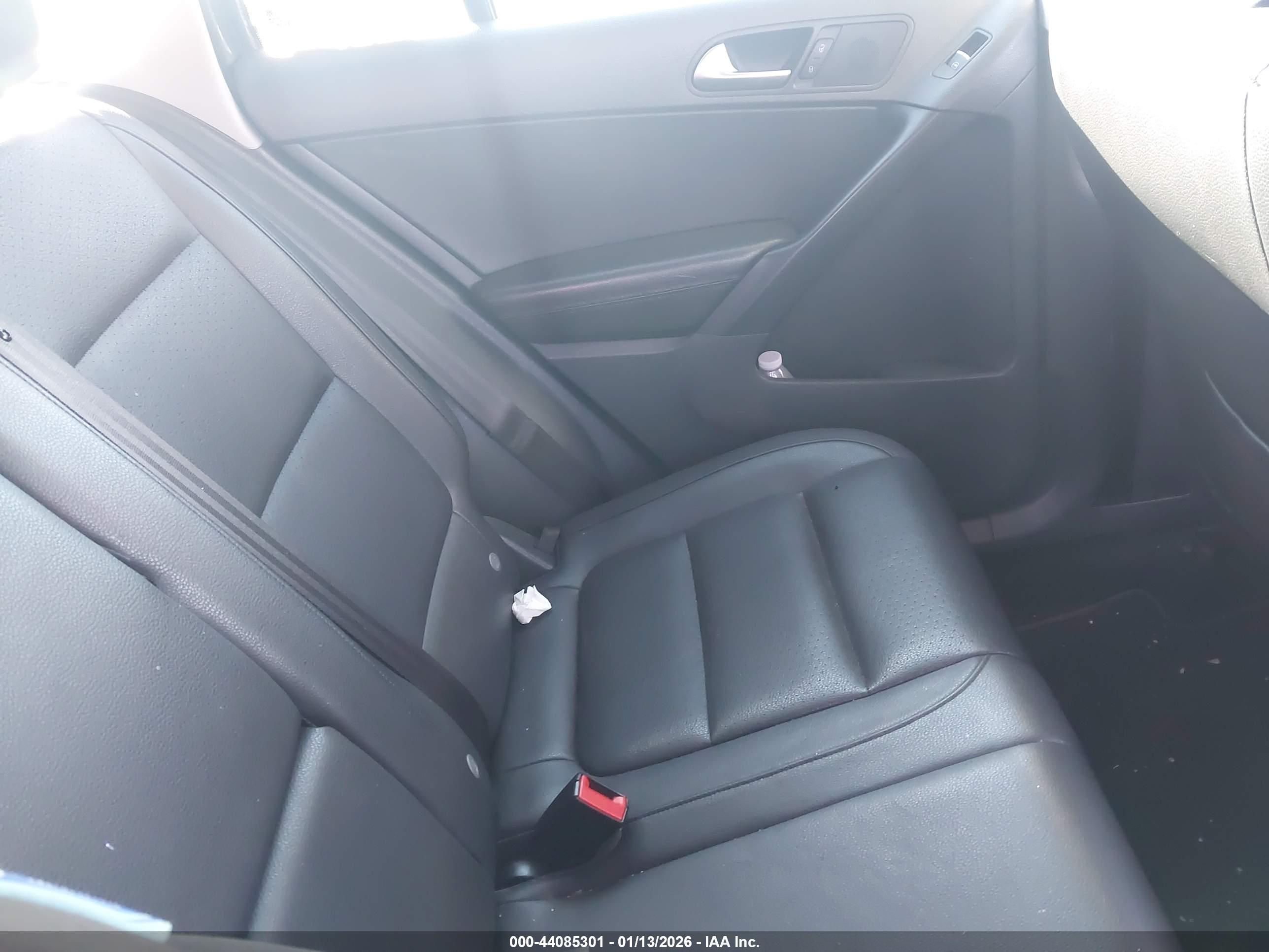 VOLKSWAGEN TIGUAN image 8