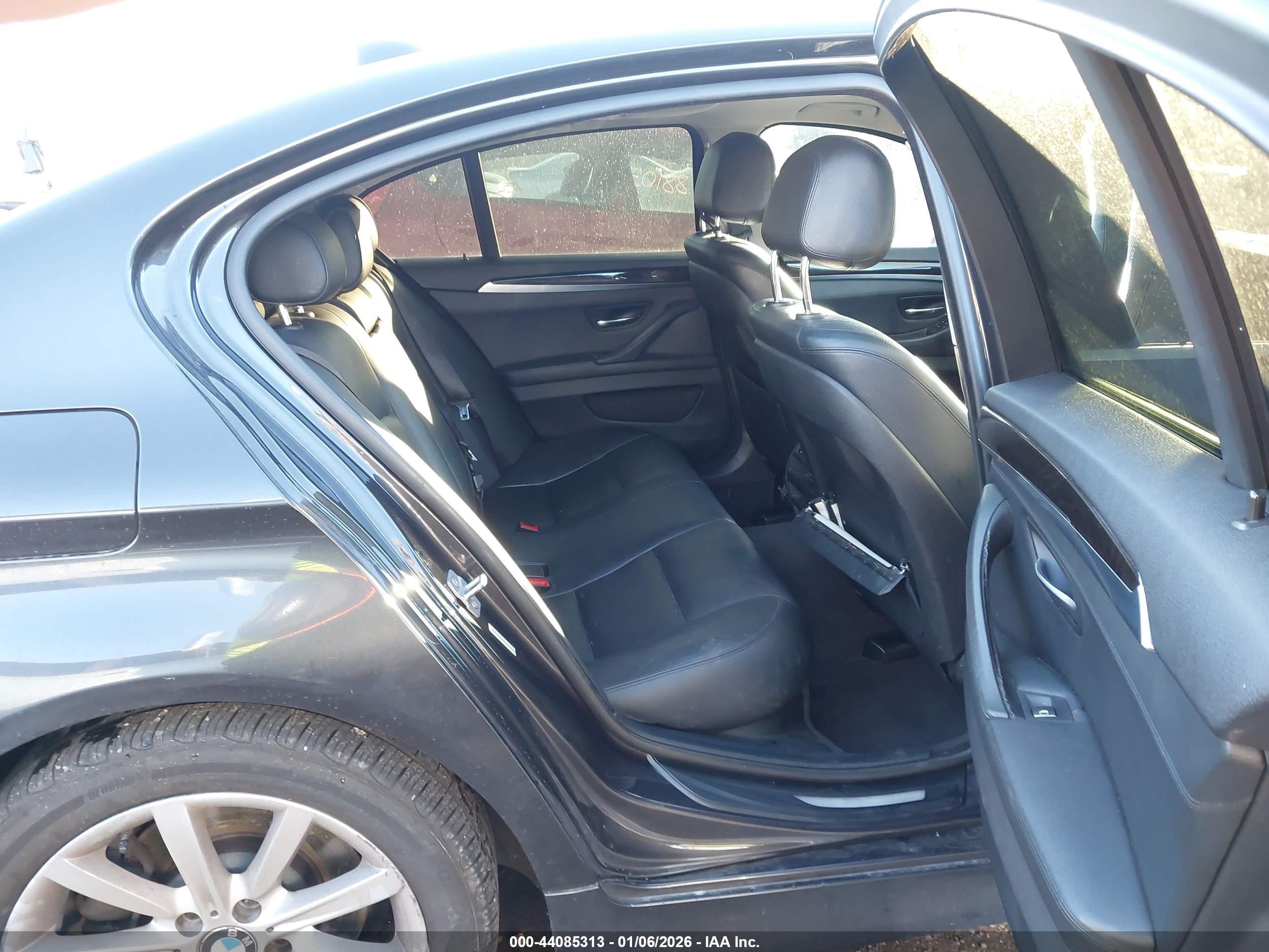 BMW 535I image 8