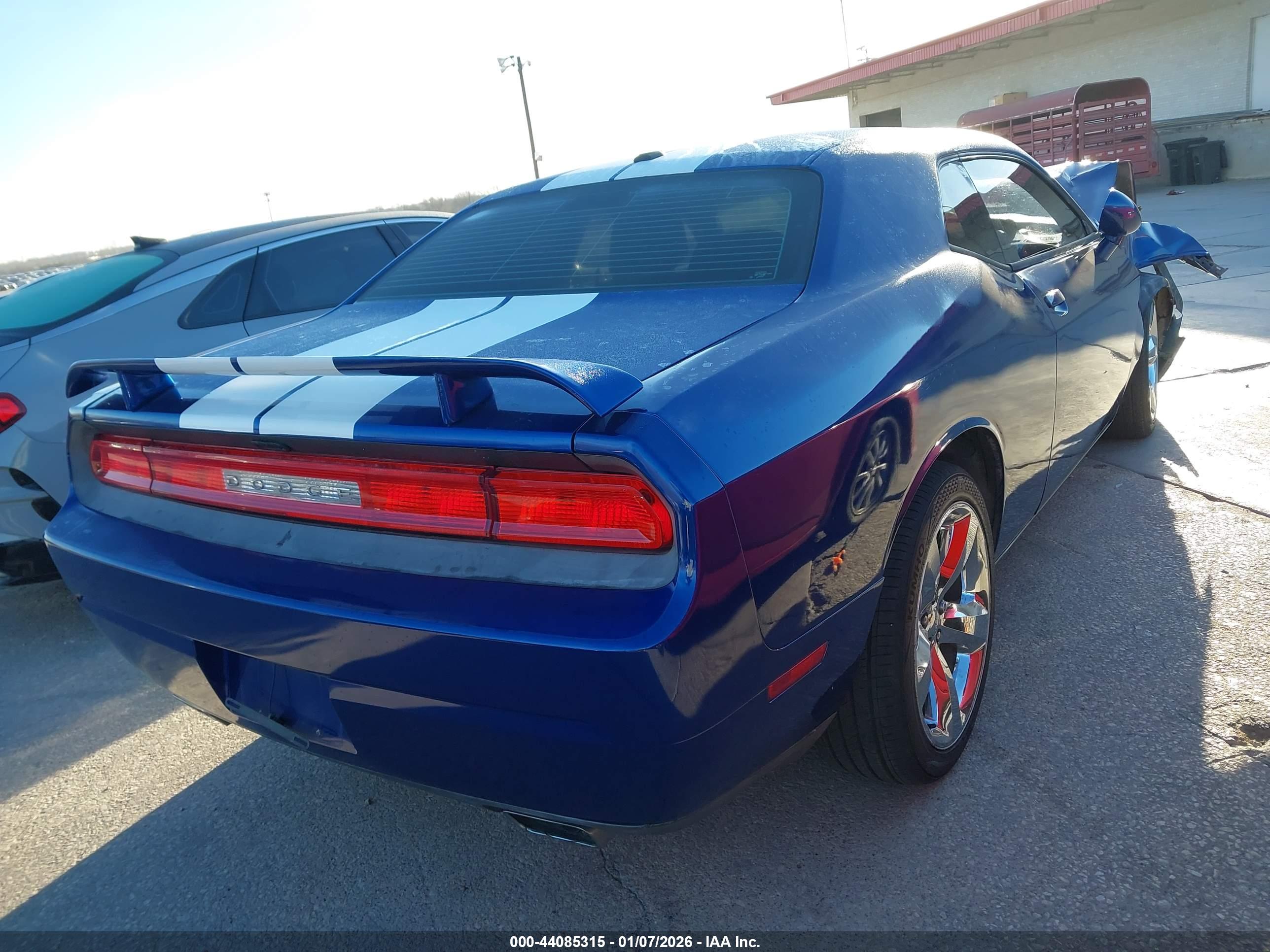 DODGE CHALLENGER image 4
