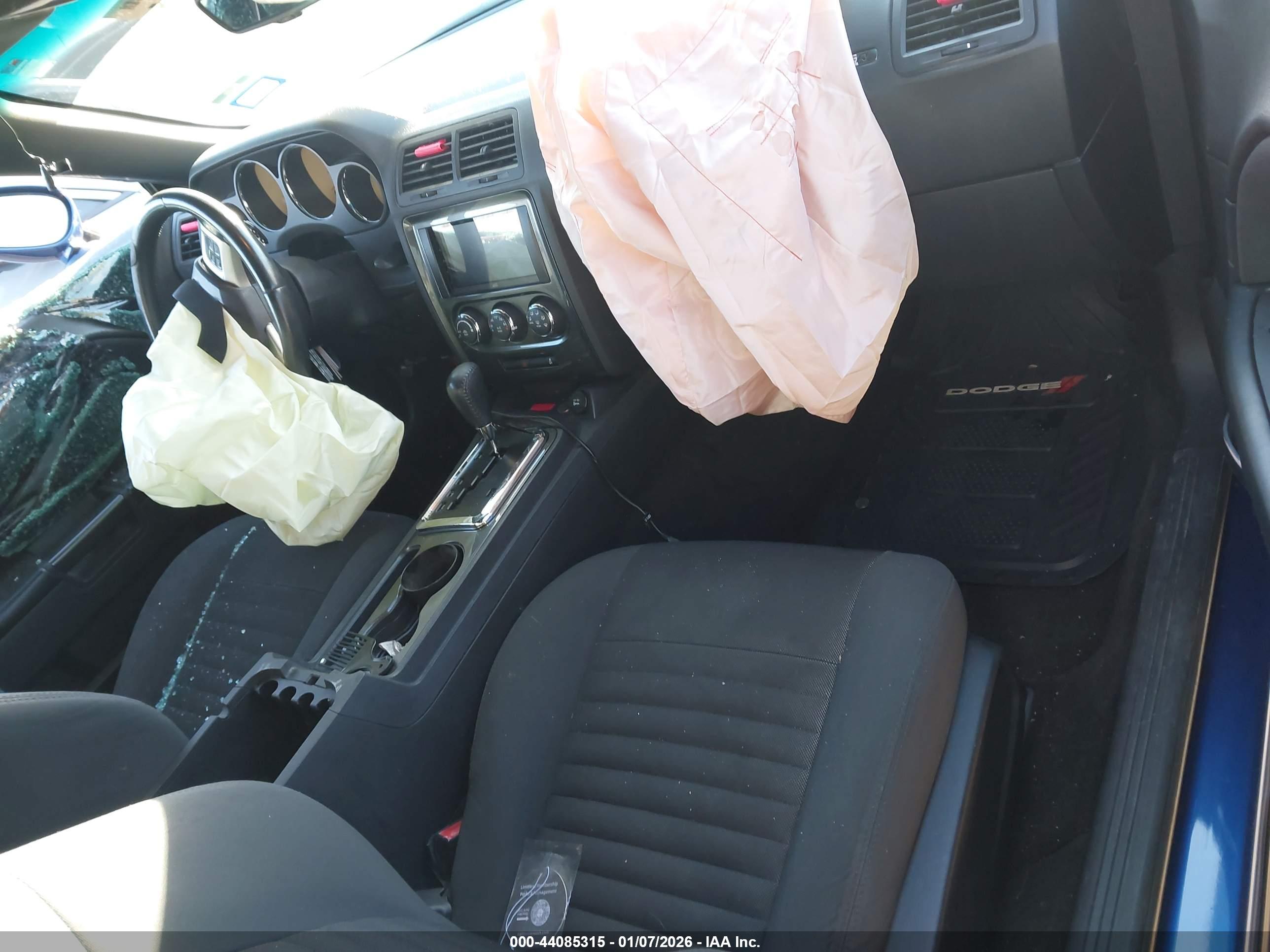 DODGE CHALLENGER image 5