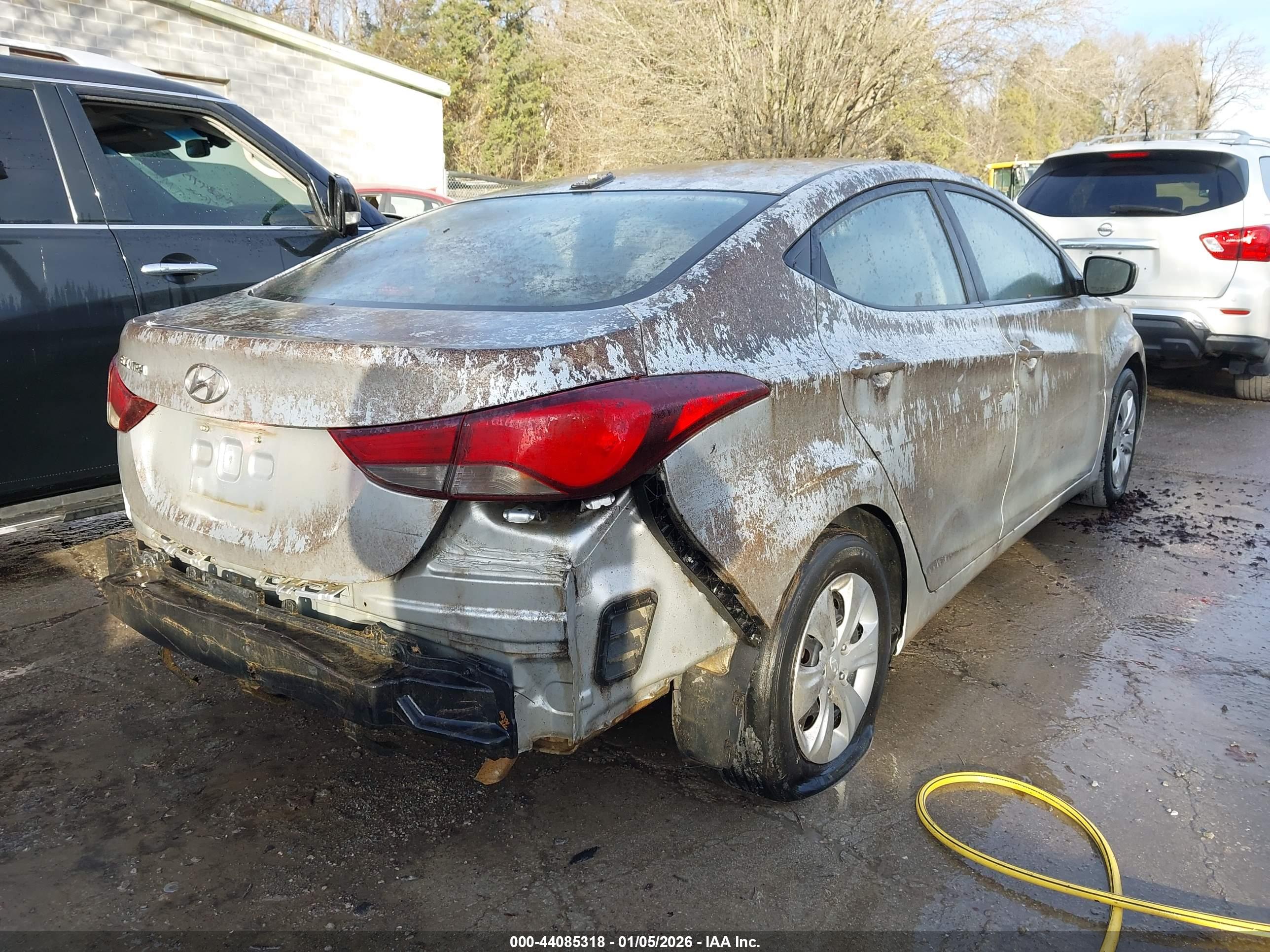 HYUNDAI ELANTRA image 4
