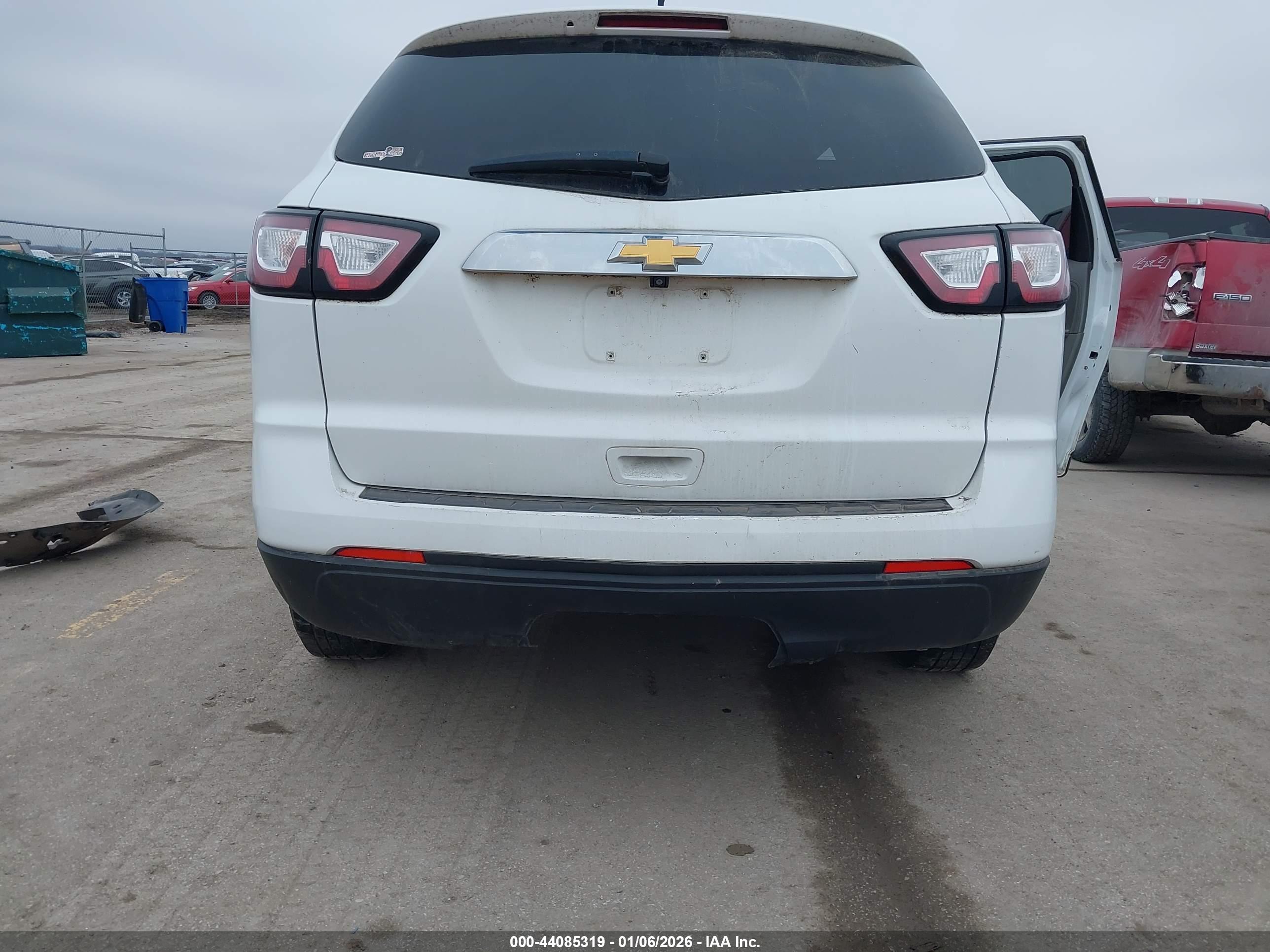CHEVROLET TRAVERSE image 6