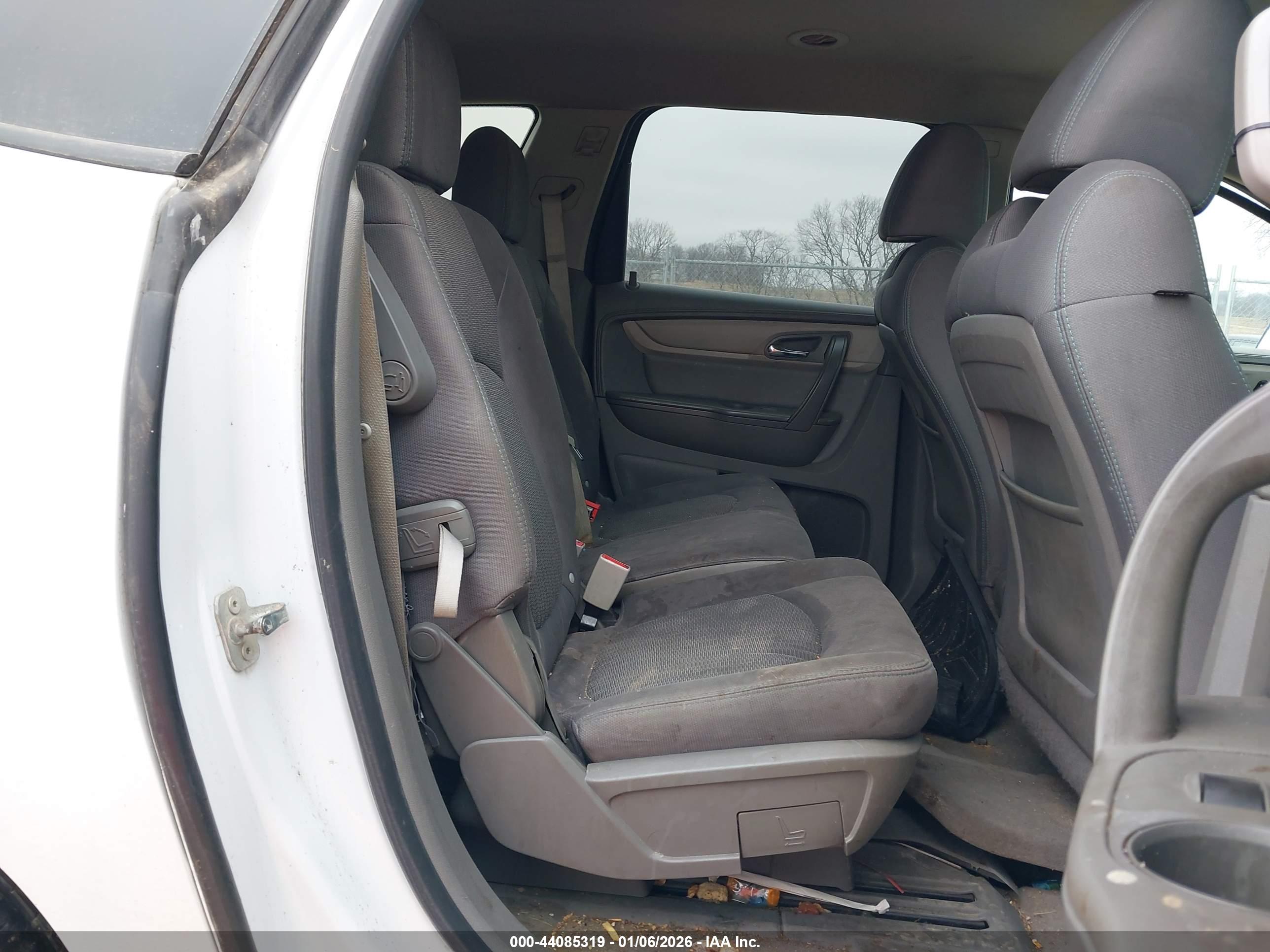 CHEVROLET TRAVERSE image 8