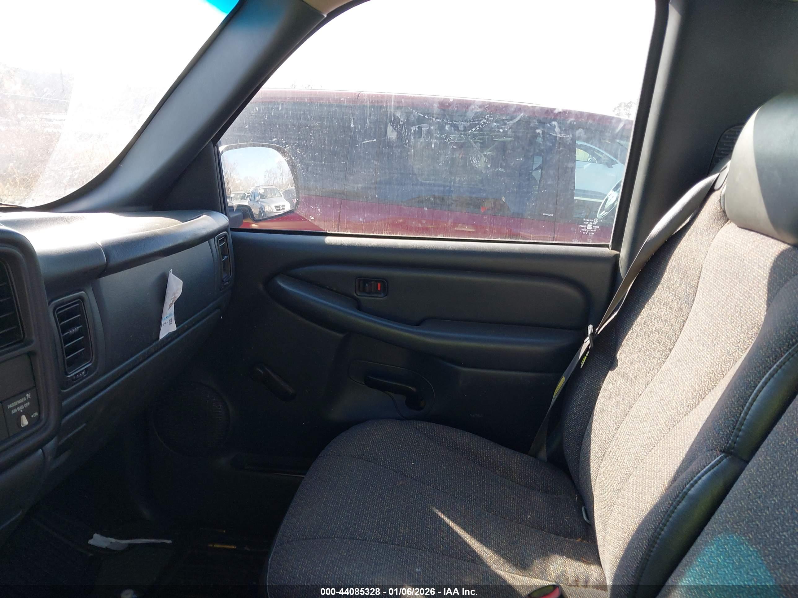CHEVROLET SILVERADO image 5