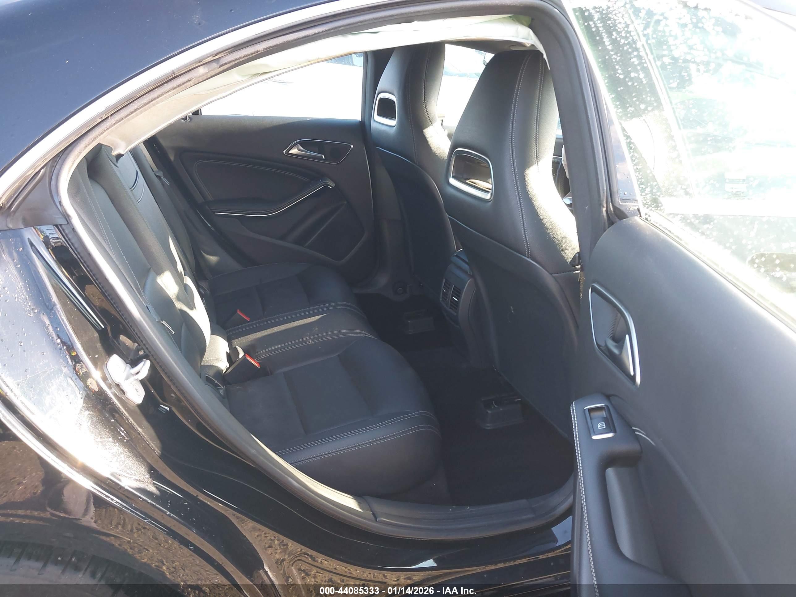 MERCEDES-BENZ CLA image 8