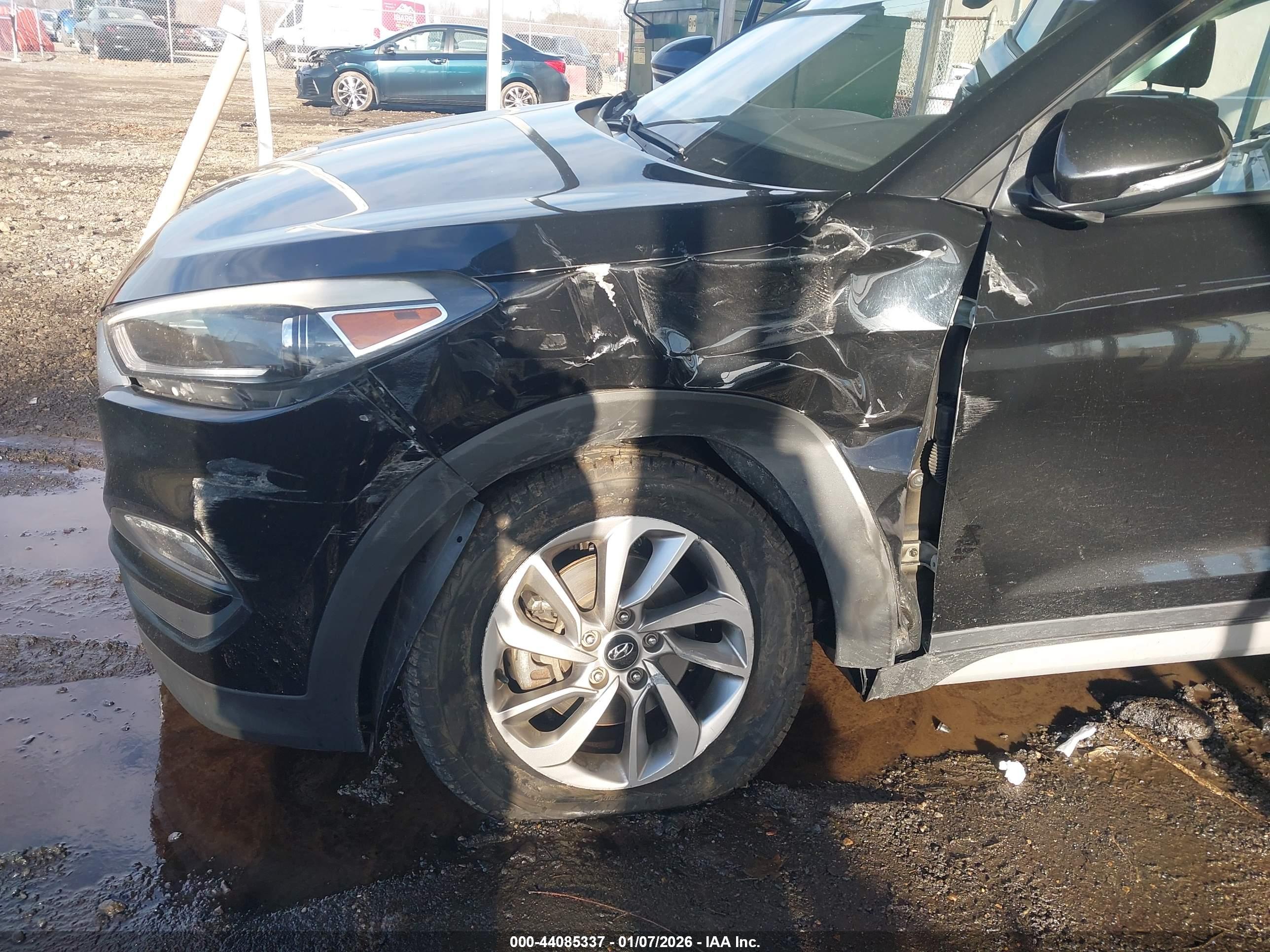 HYUNDAI TUCSON image 6