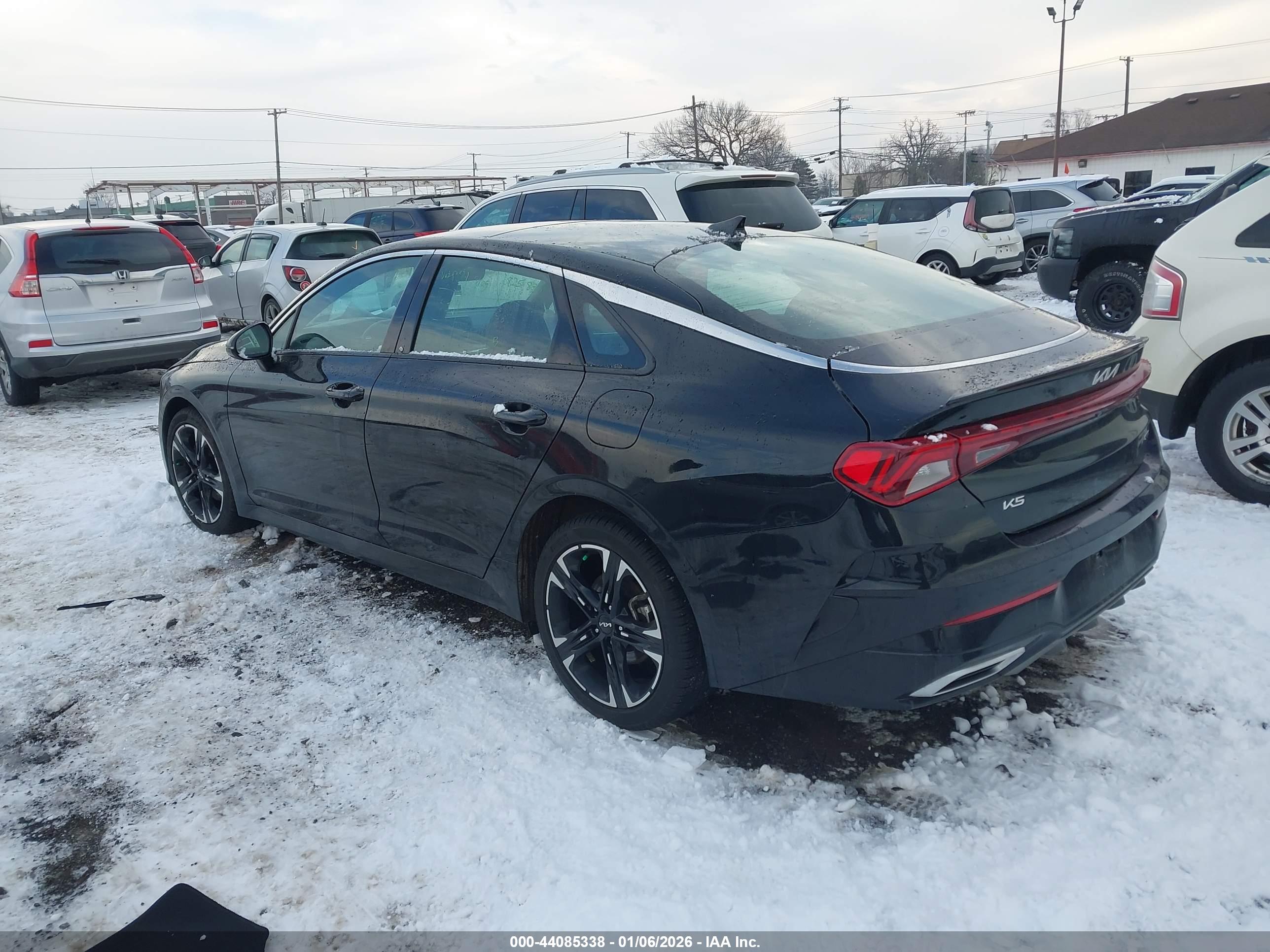 KIA K5 image 3