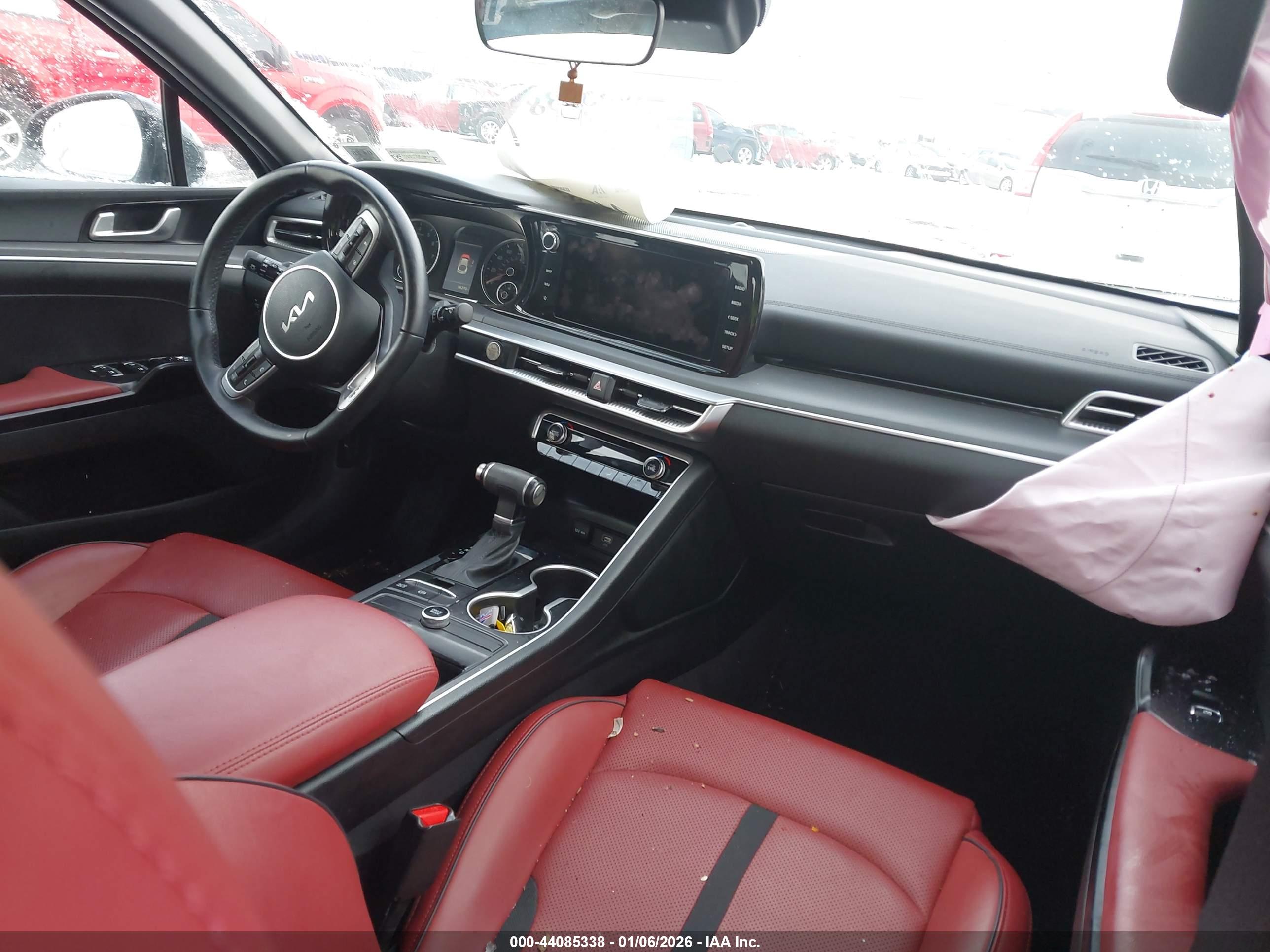 KIA K5 image 5