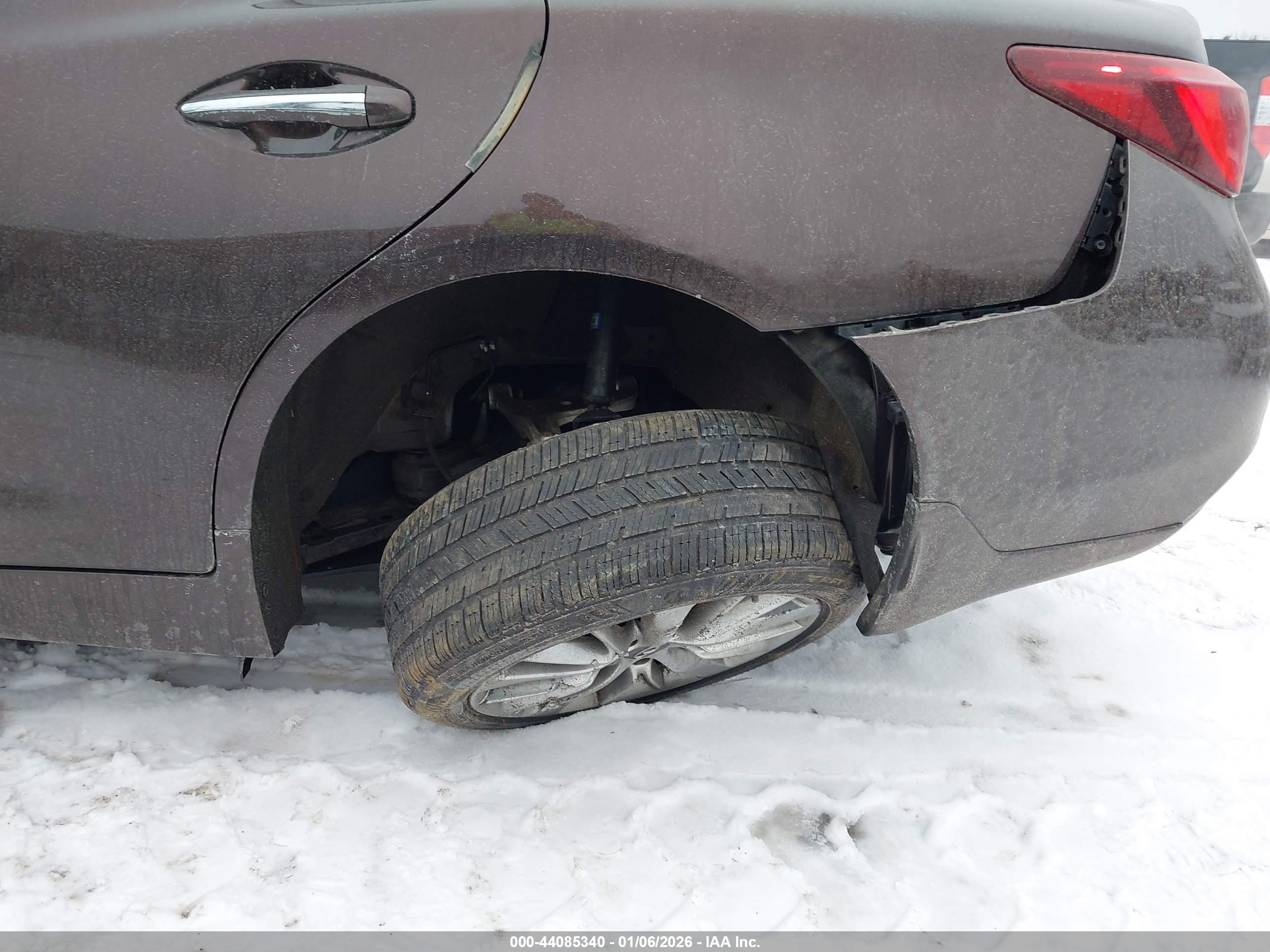 INFINITI Q50 image 6
