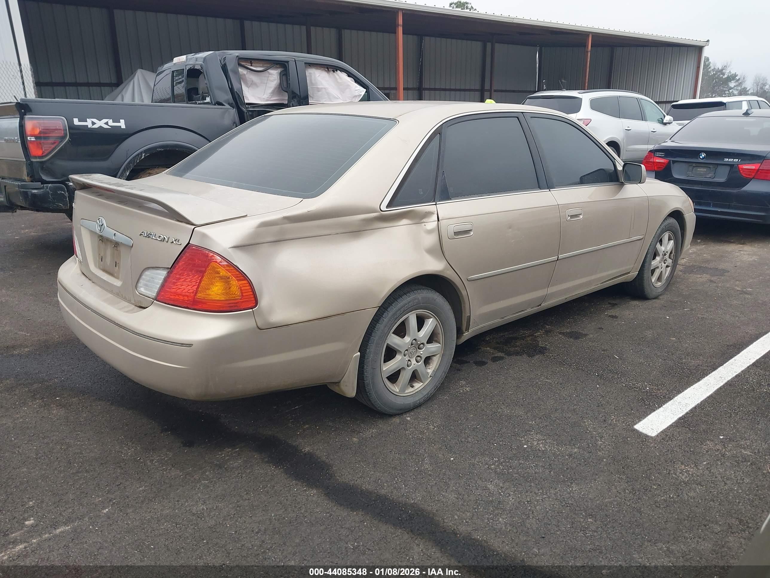 TOYOTA AVALON image 4
