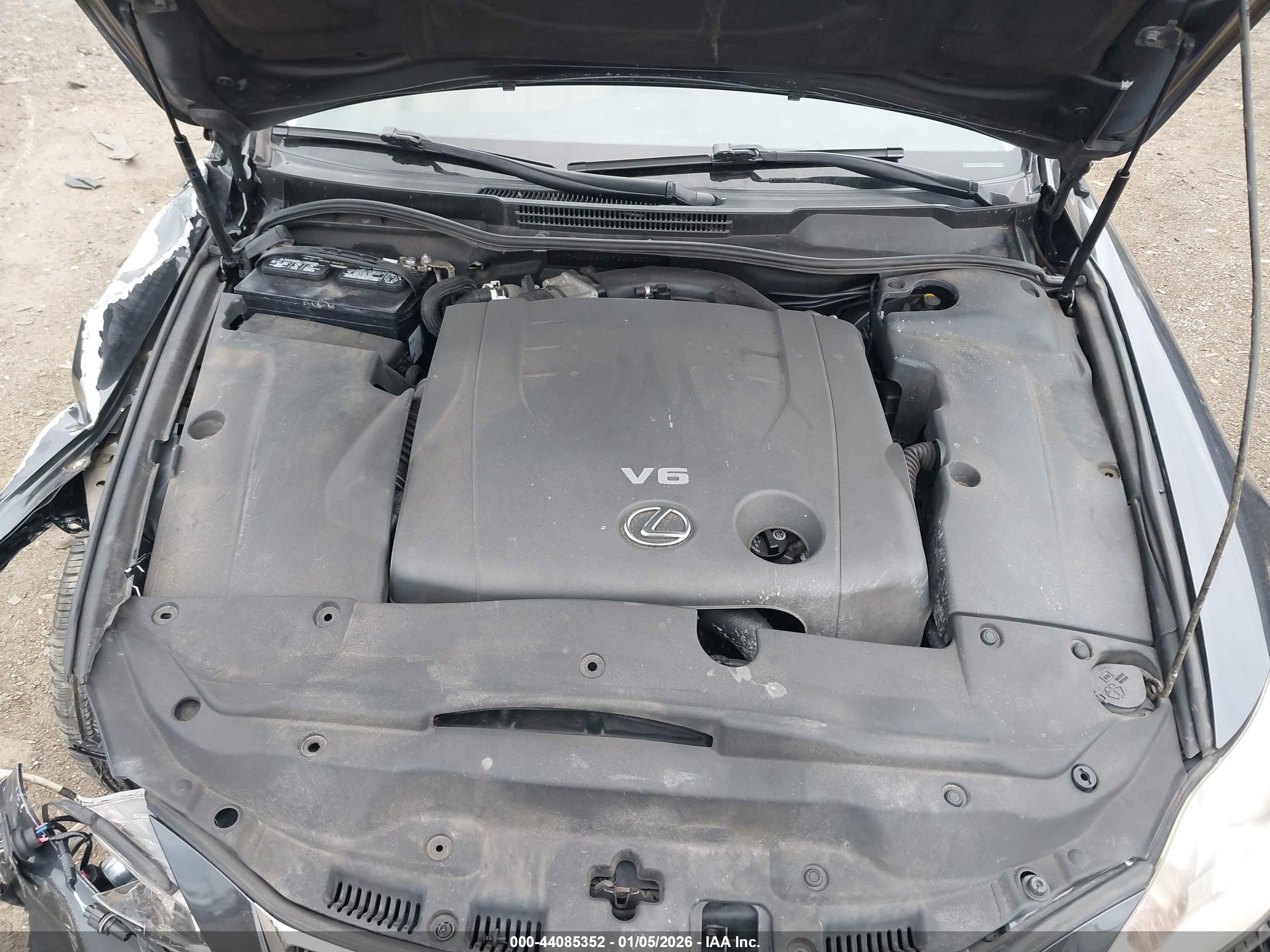 LEXUS IS image 10