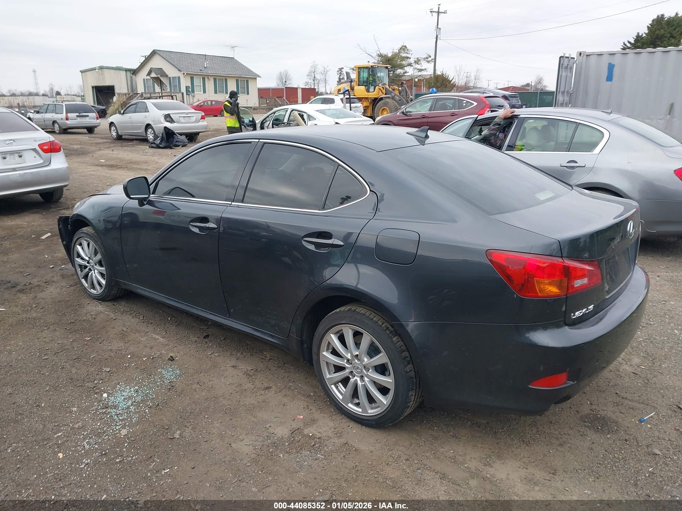 LEXUS IS image 3