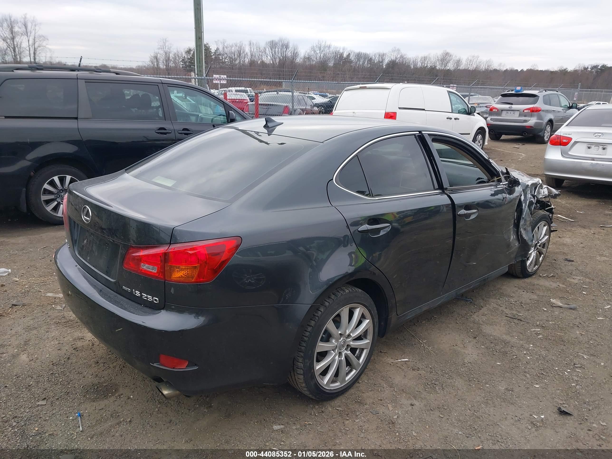 LEXUS IS image 4