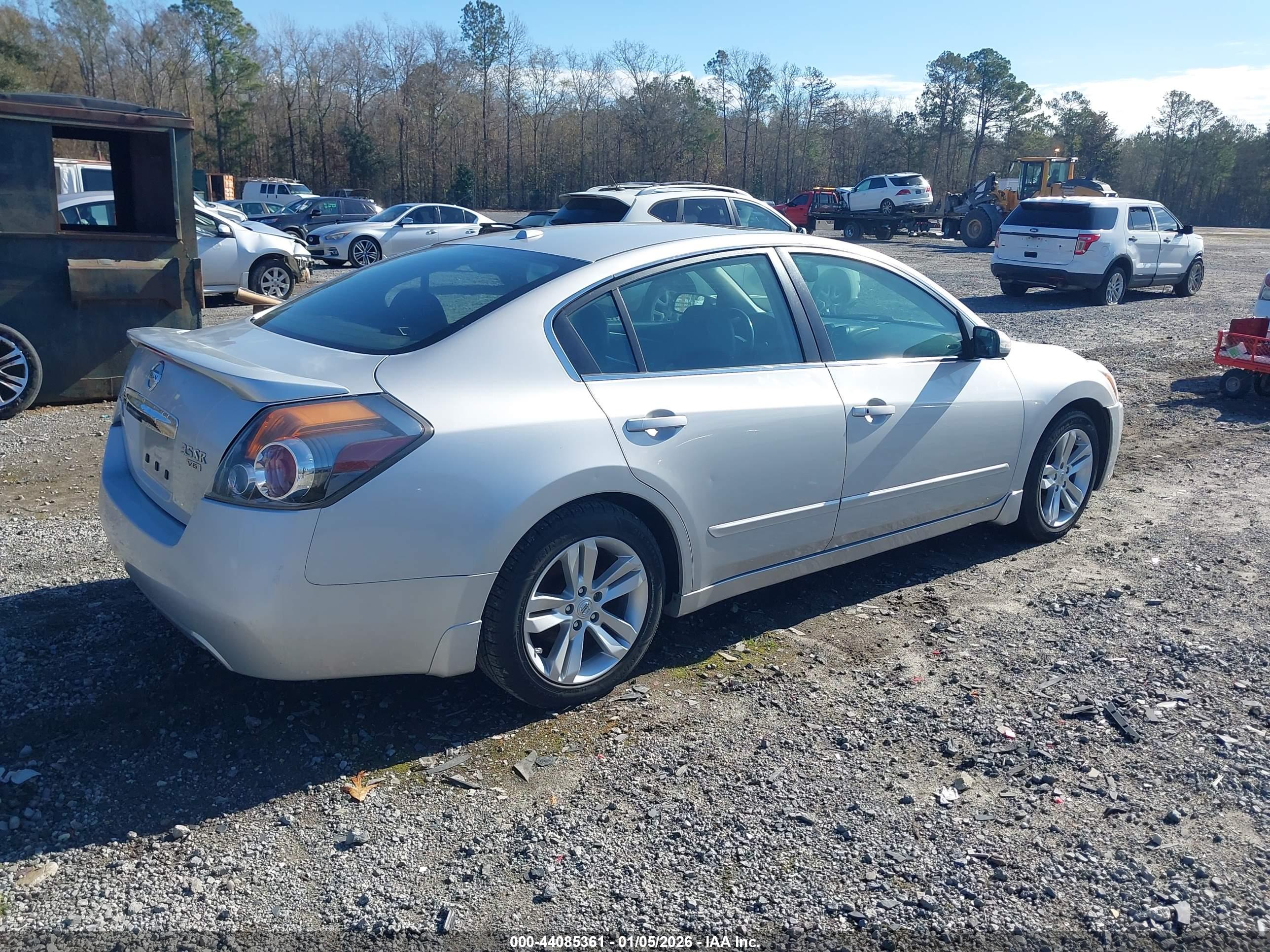 NISSAN ALTIMA image 4