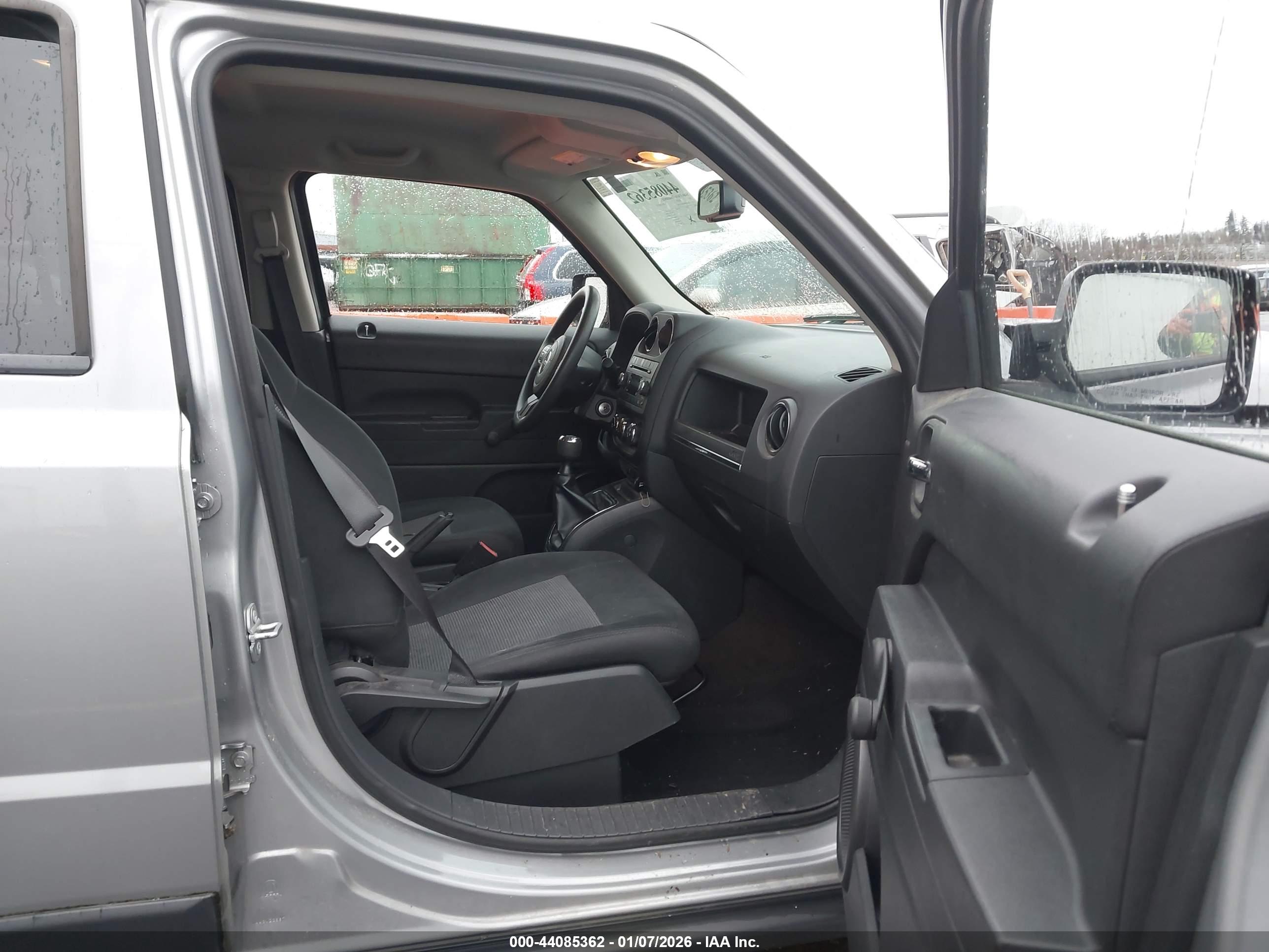JEEP PATRIOT image 8