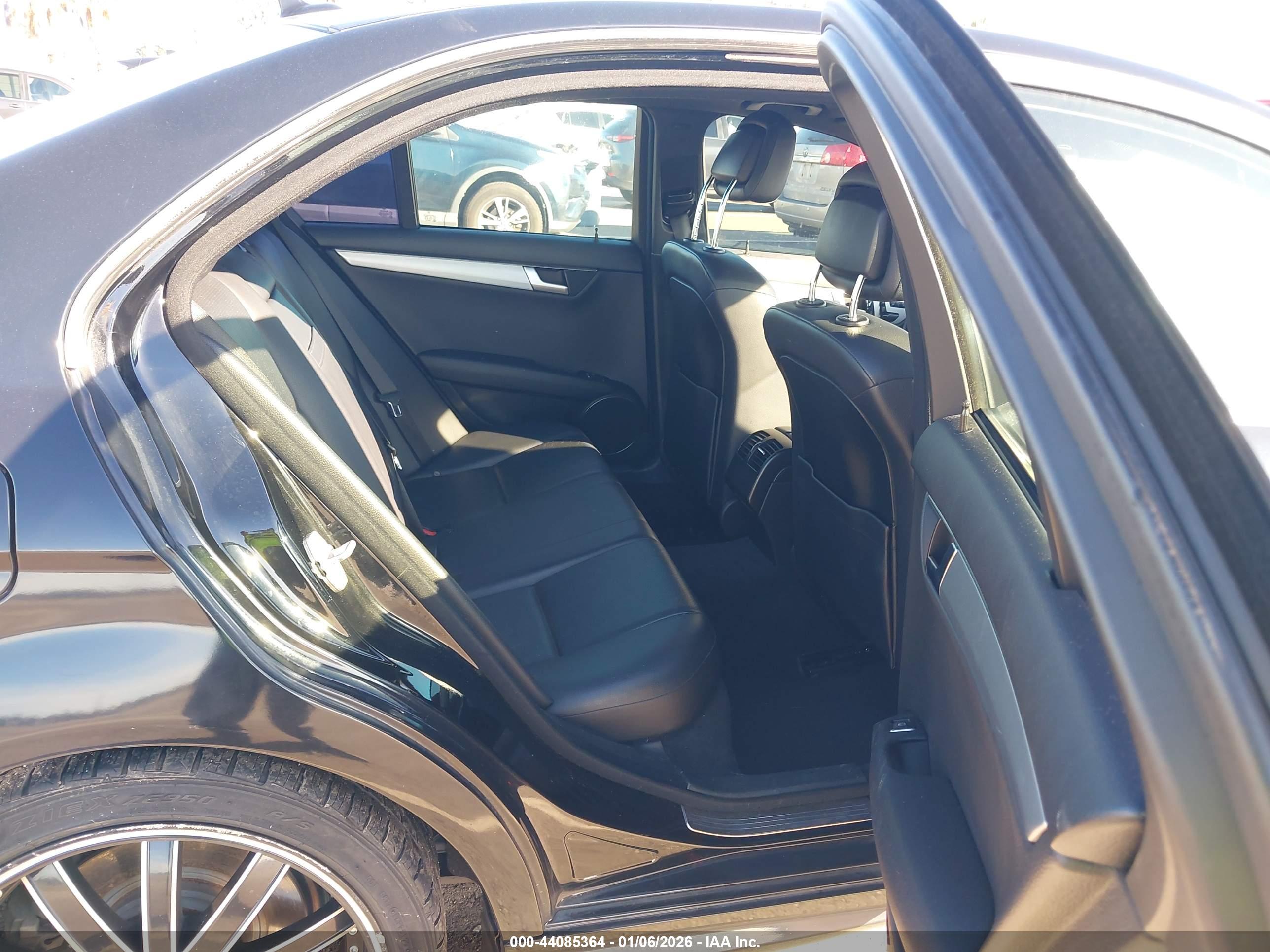 MERCEDES-BENZ C image 8