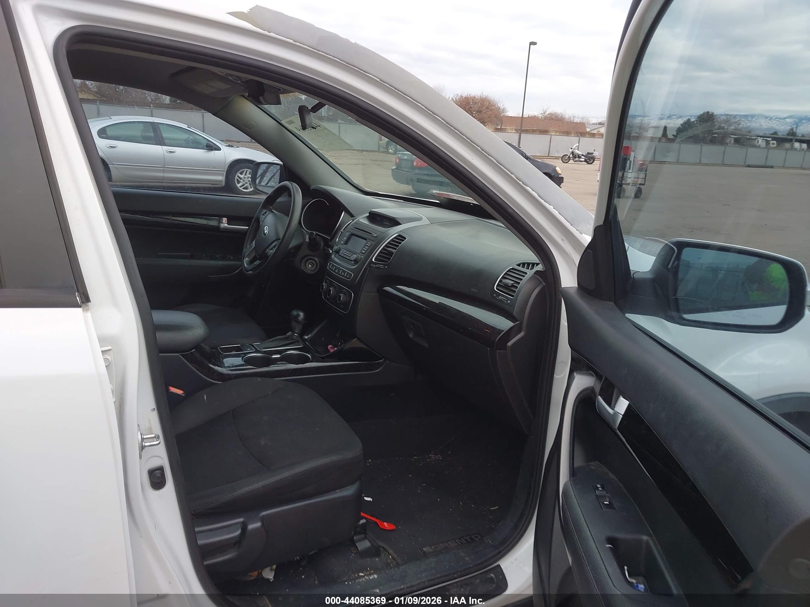 KIA SORENTO image 5