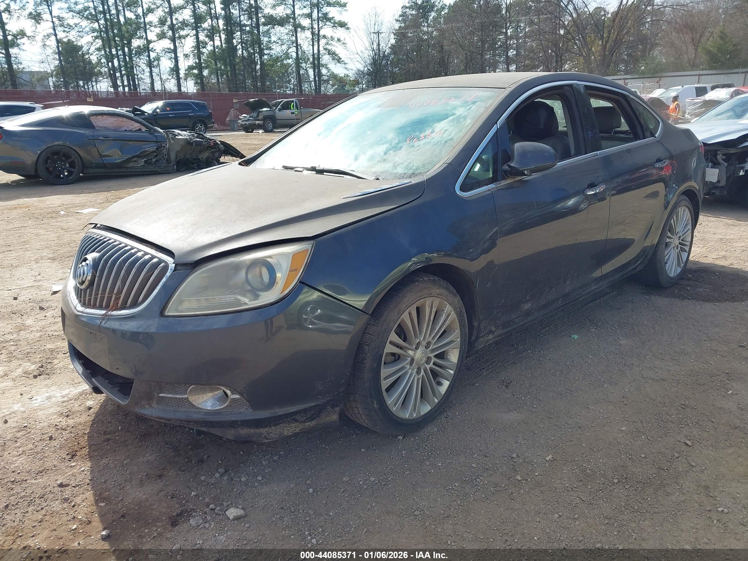 BUICK VERANO image 2