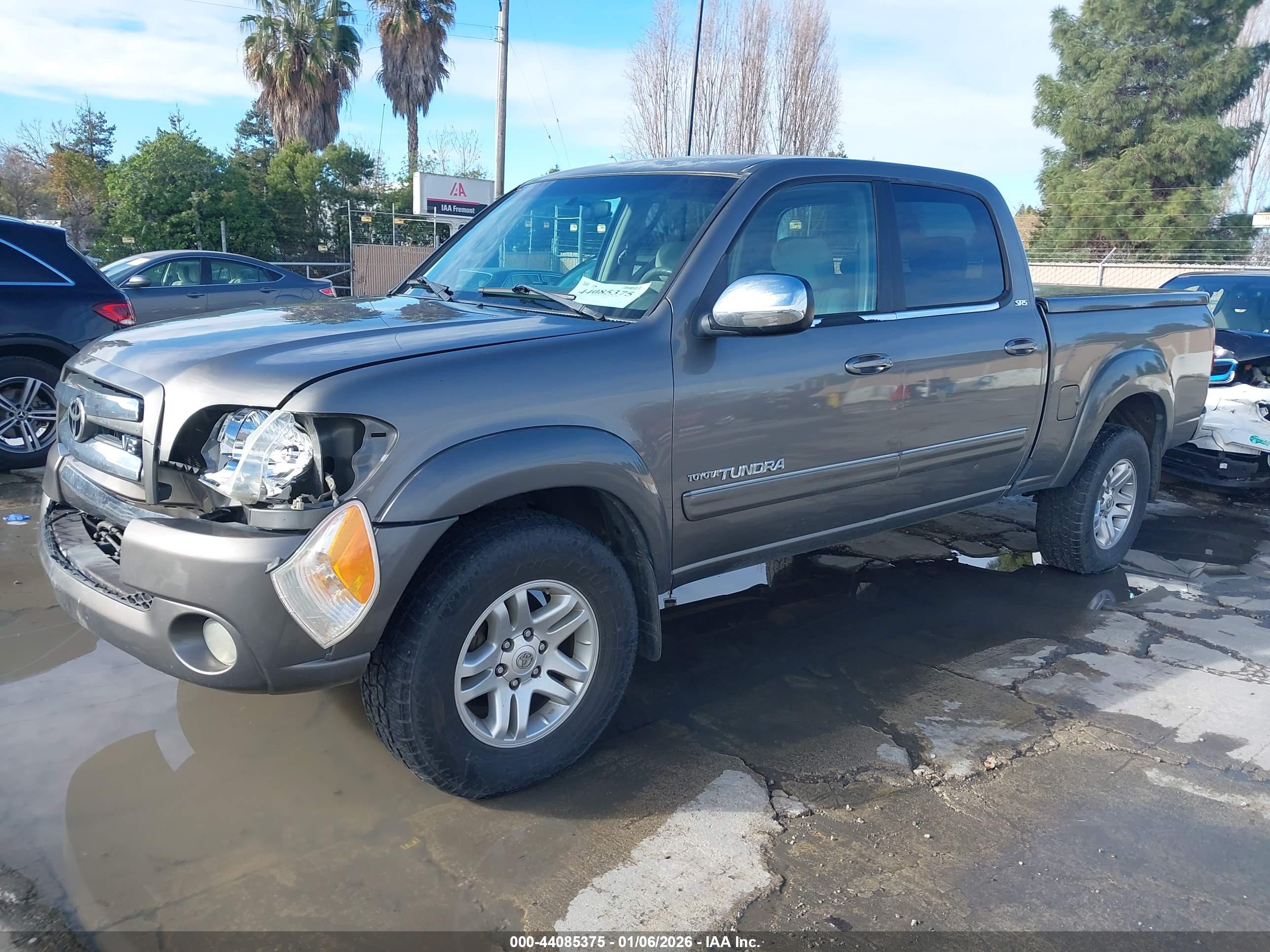 TOYOTA TUNDRA image 2