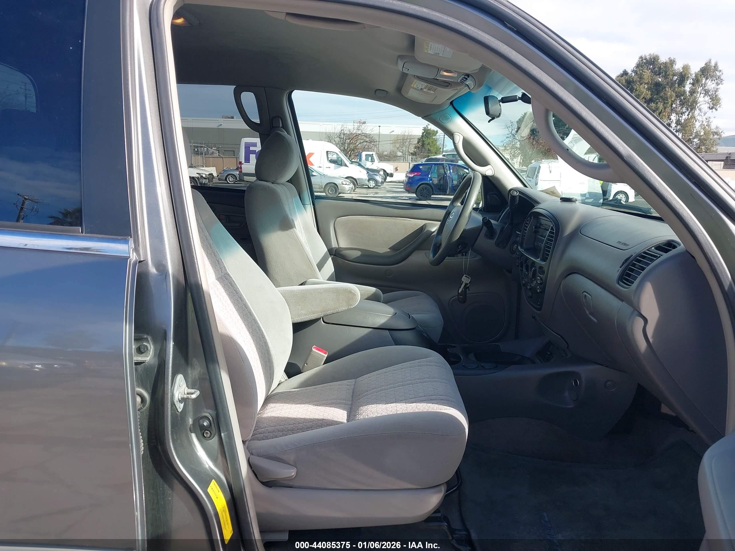 TOYOTA TUNDRA image 5