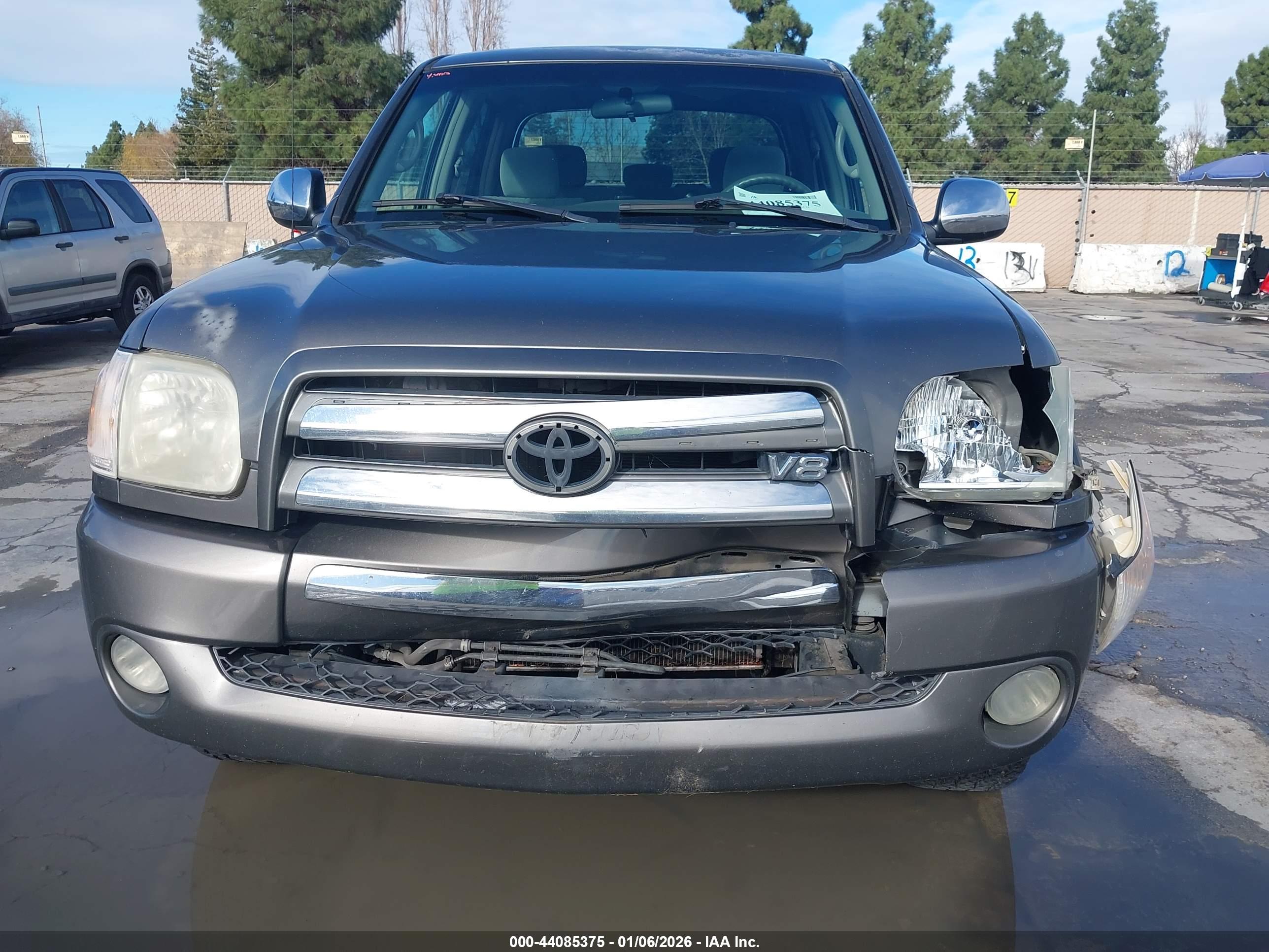 TOYOTA TUNDRA image 6