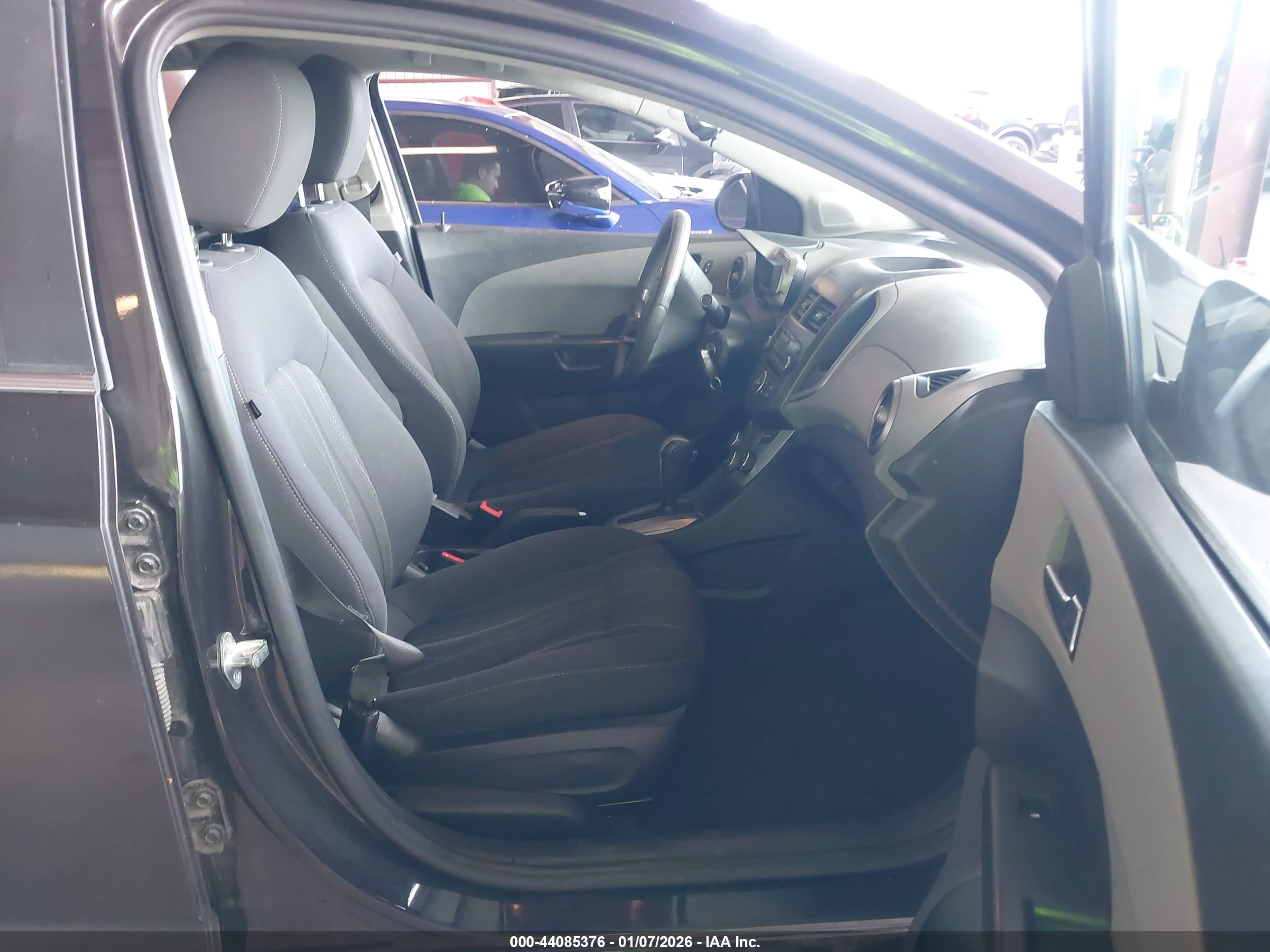 CHEVROLET SONIC image 5
