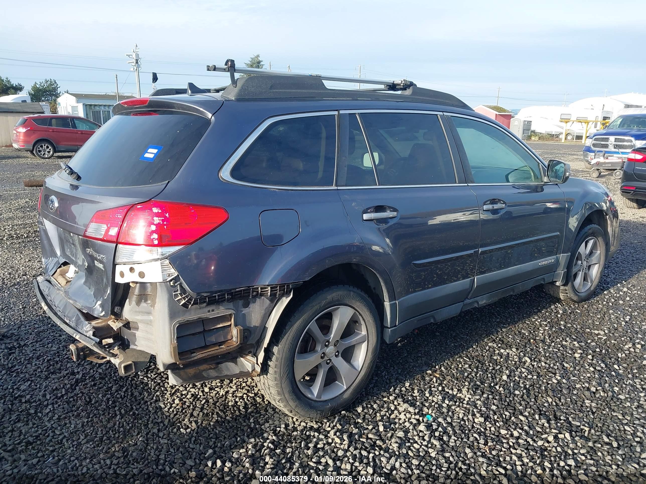 SUBARU OUTBACK image 4