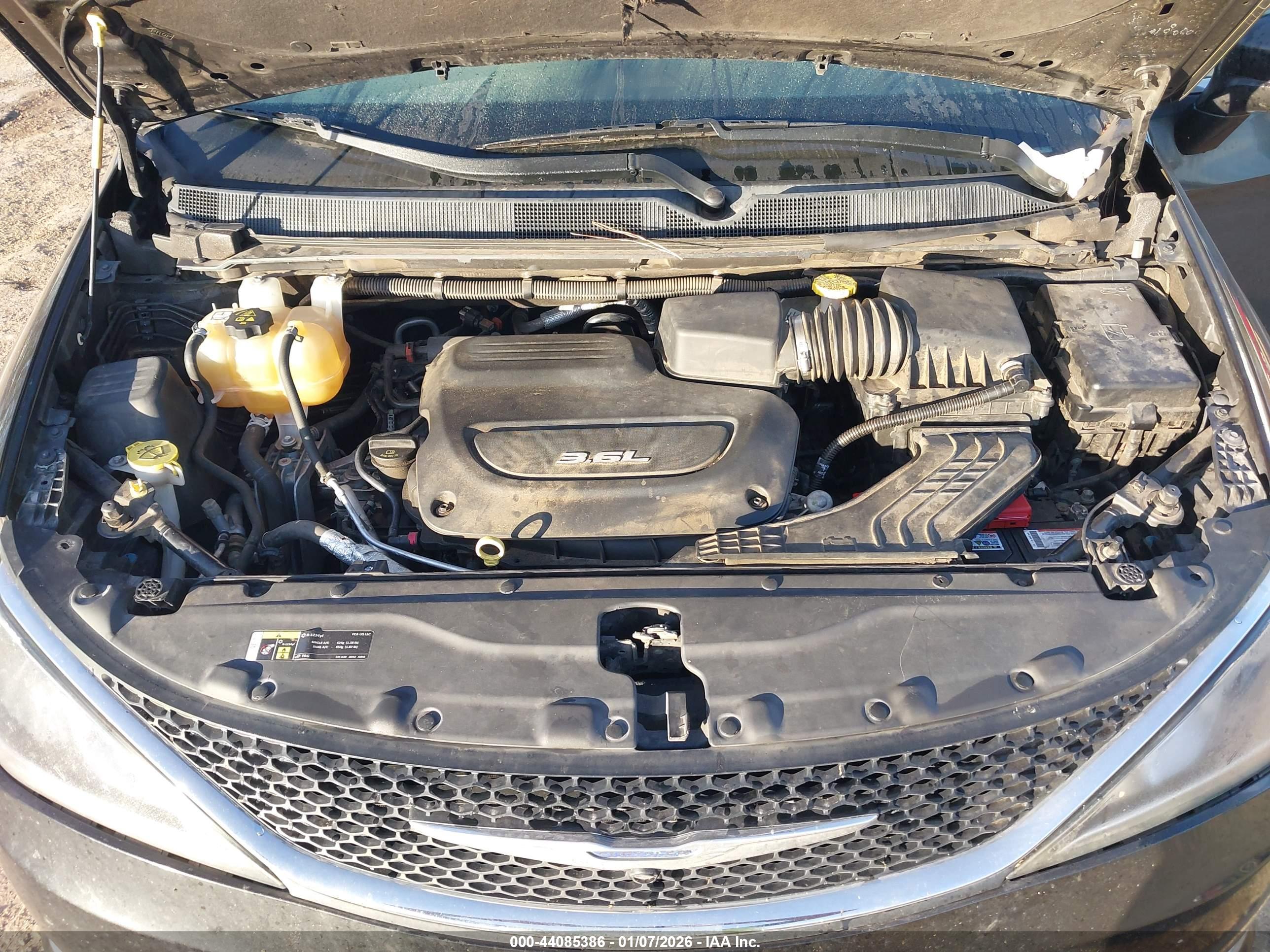 CHRYSLER PACIFICA image 10