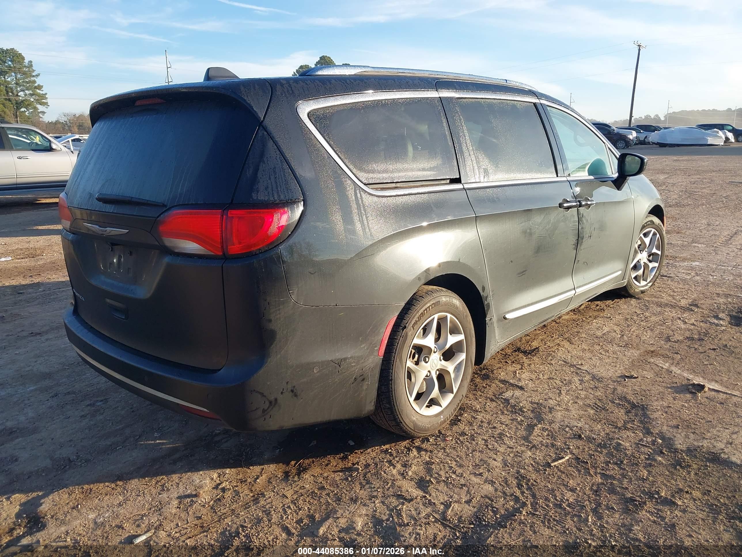 CHRYSLER PACIFICA image 4