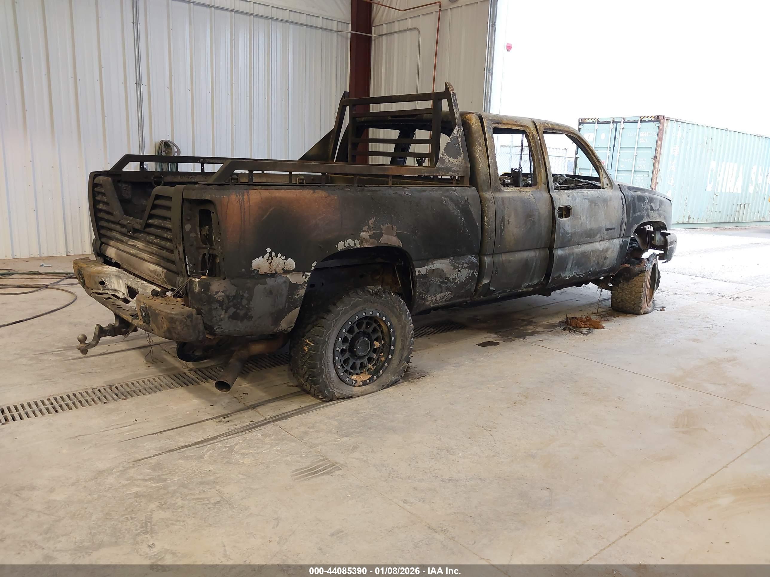 CHEVROLET SILVERADO image 4