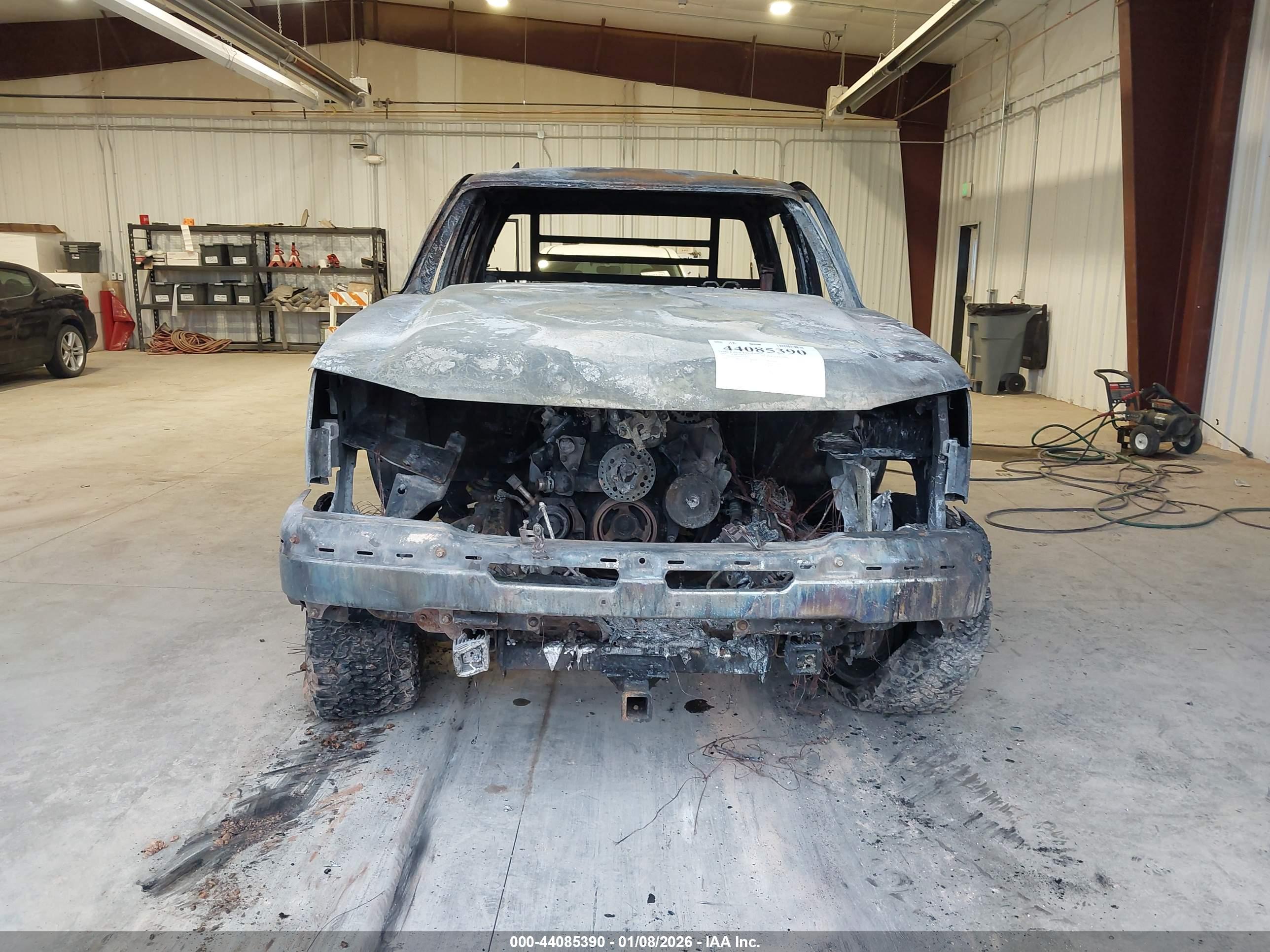 CHEVROLET SILVERADO image 6