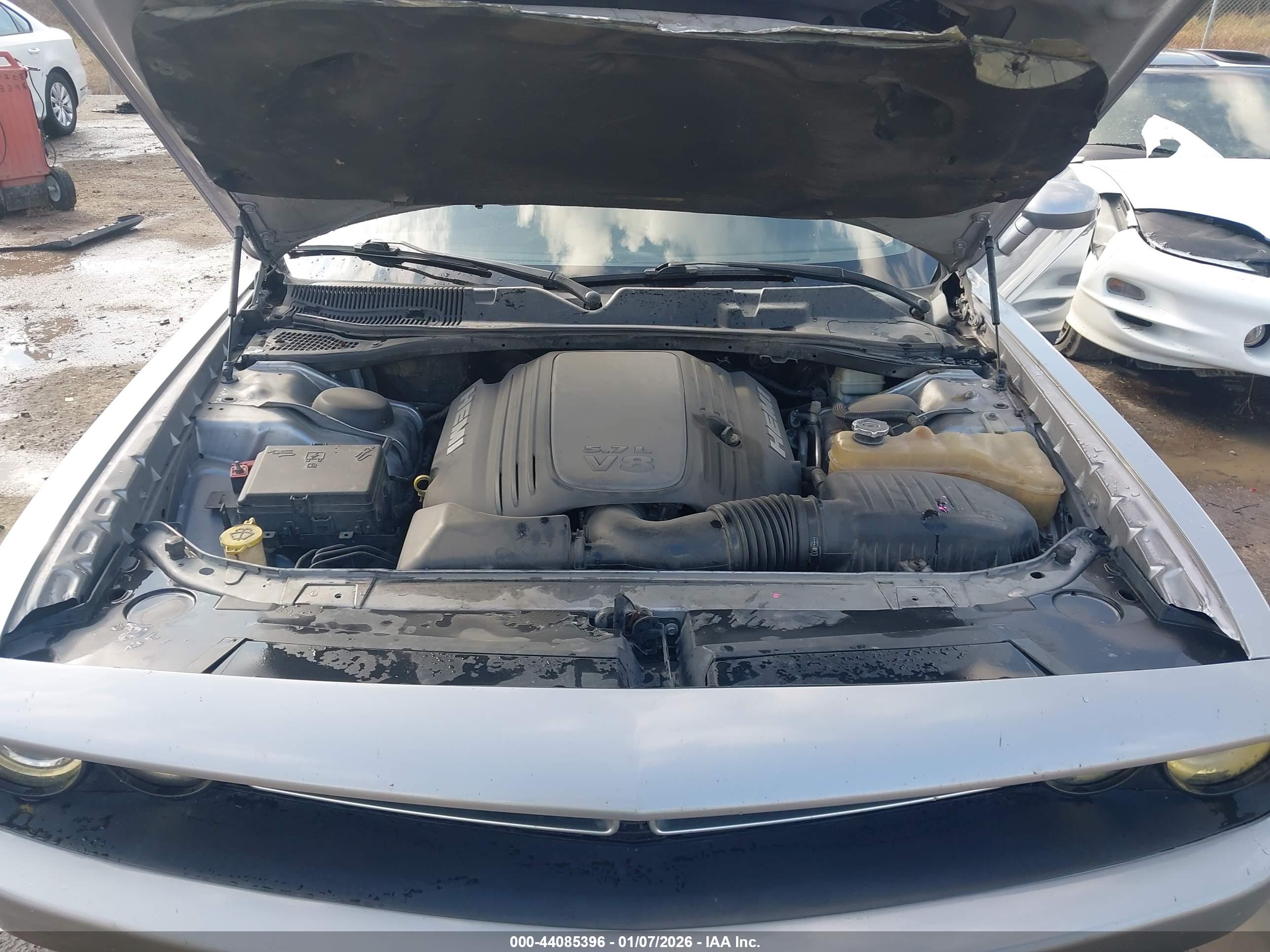 DODGE CHALLENGER image 10