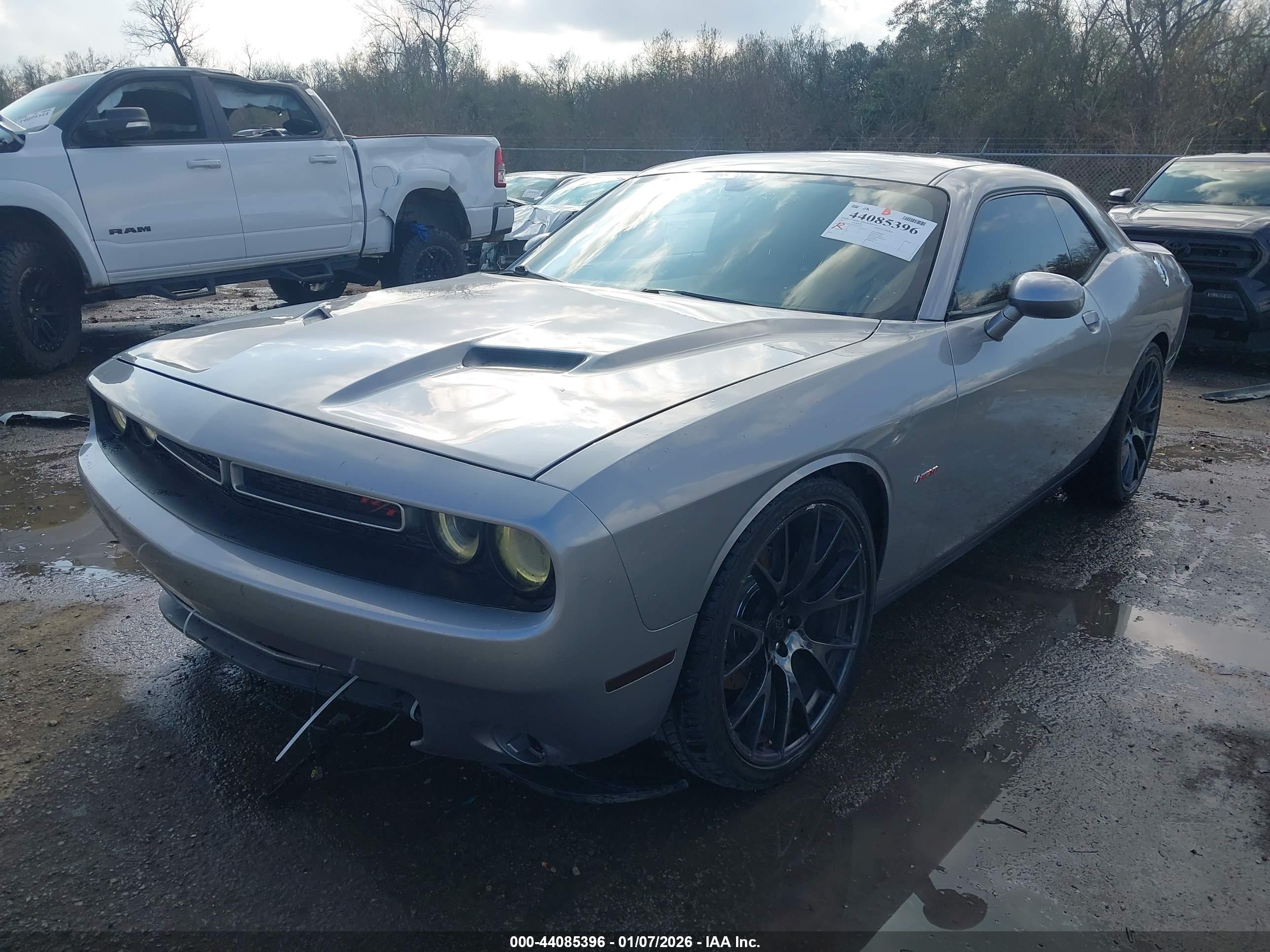 DODGE CHALLENGER image 2