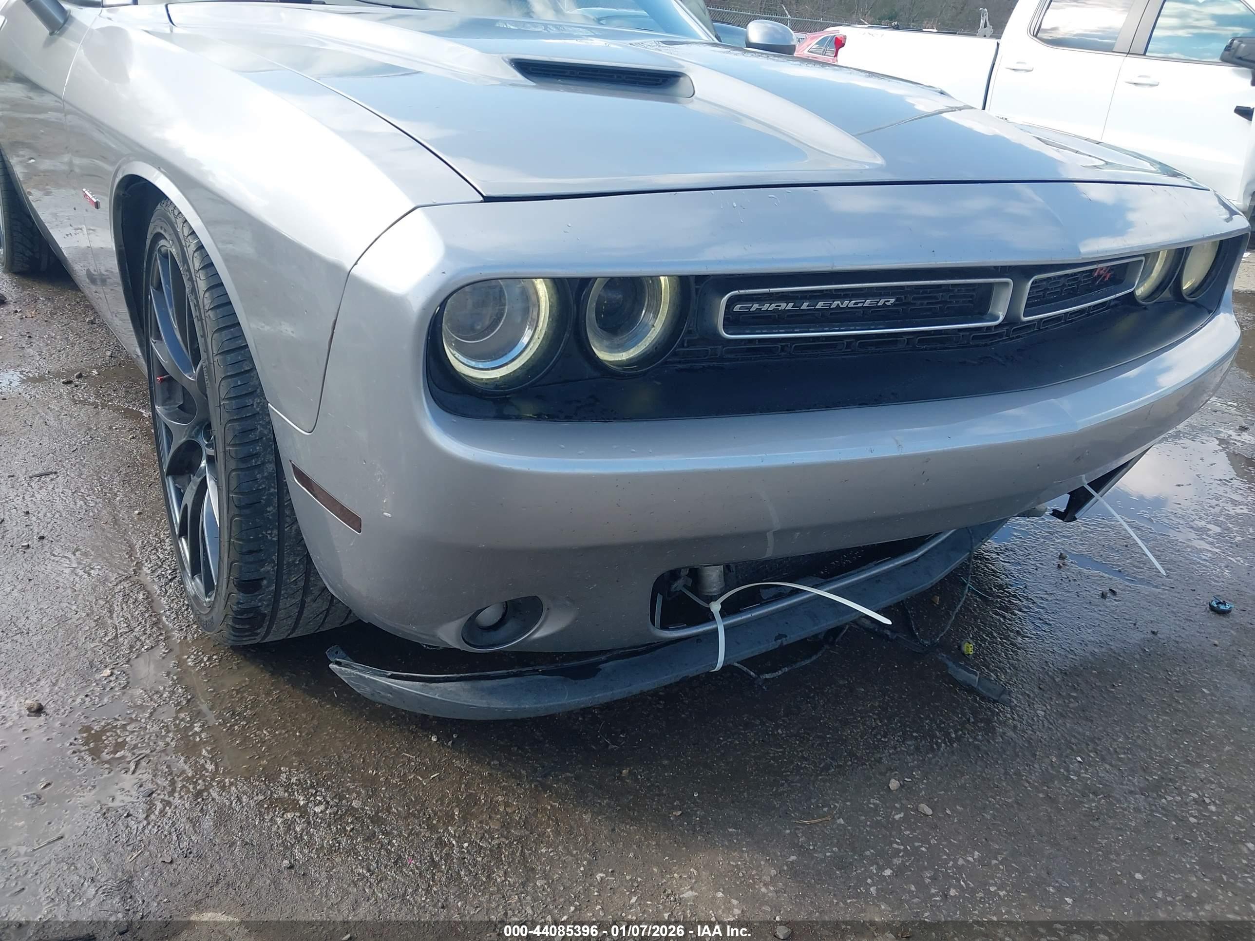 DODGE CHALLENGER image 6
