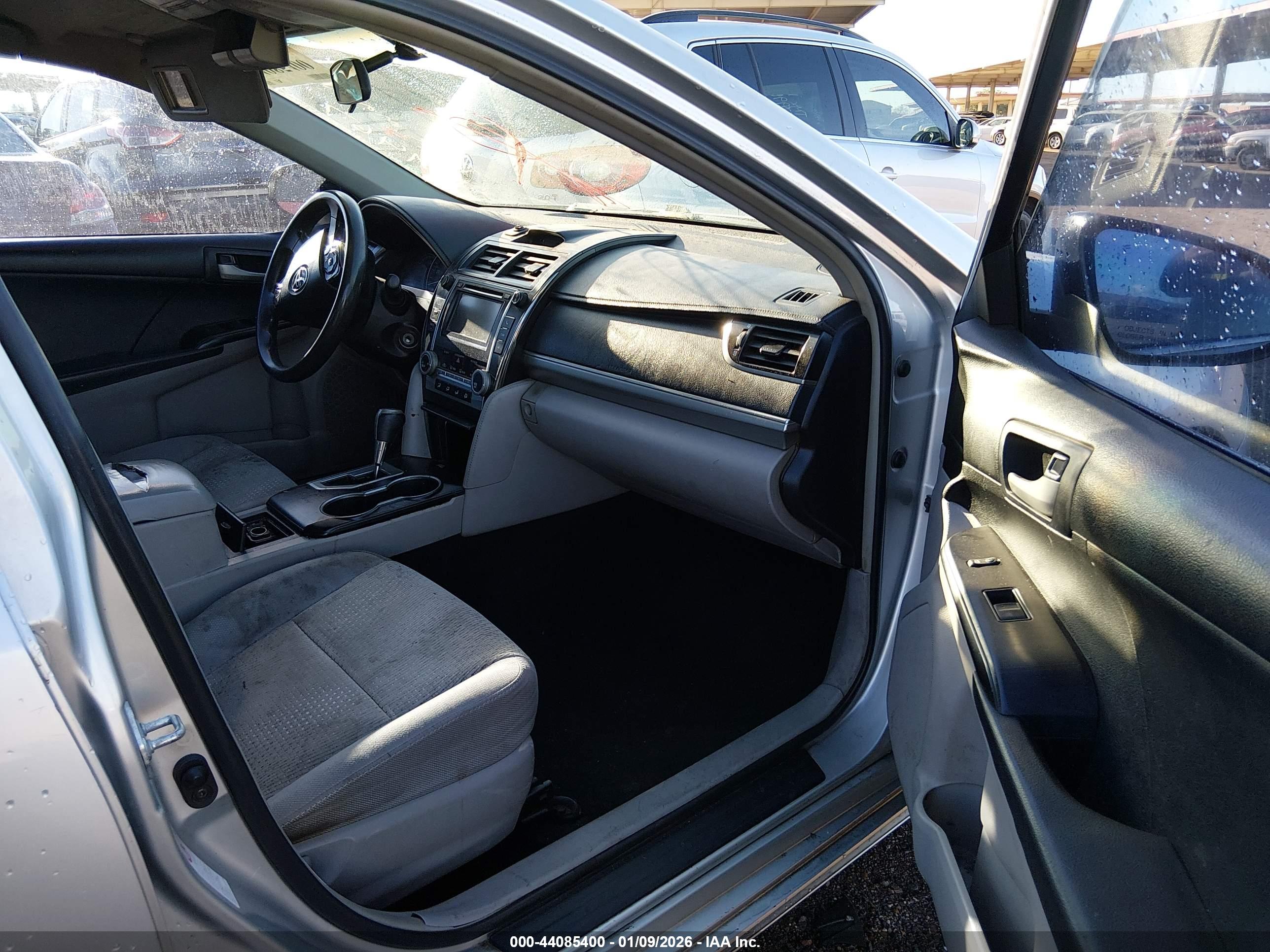 TOYOTA CAMRY image 5