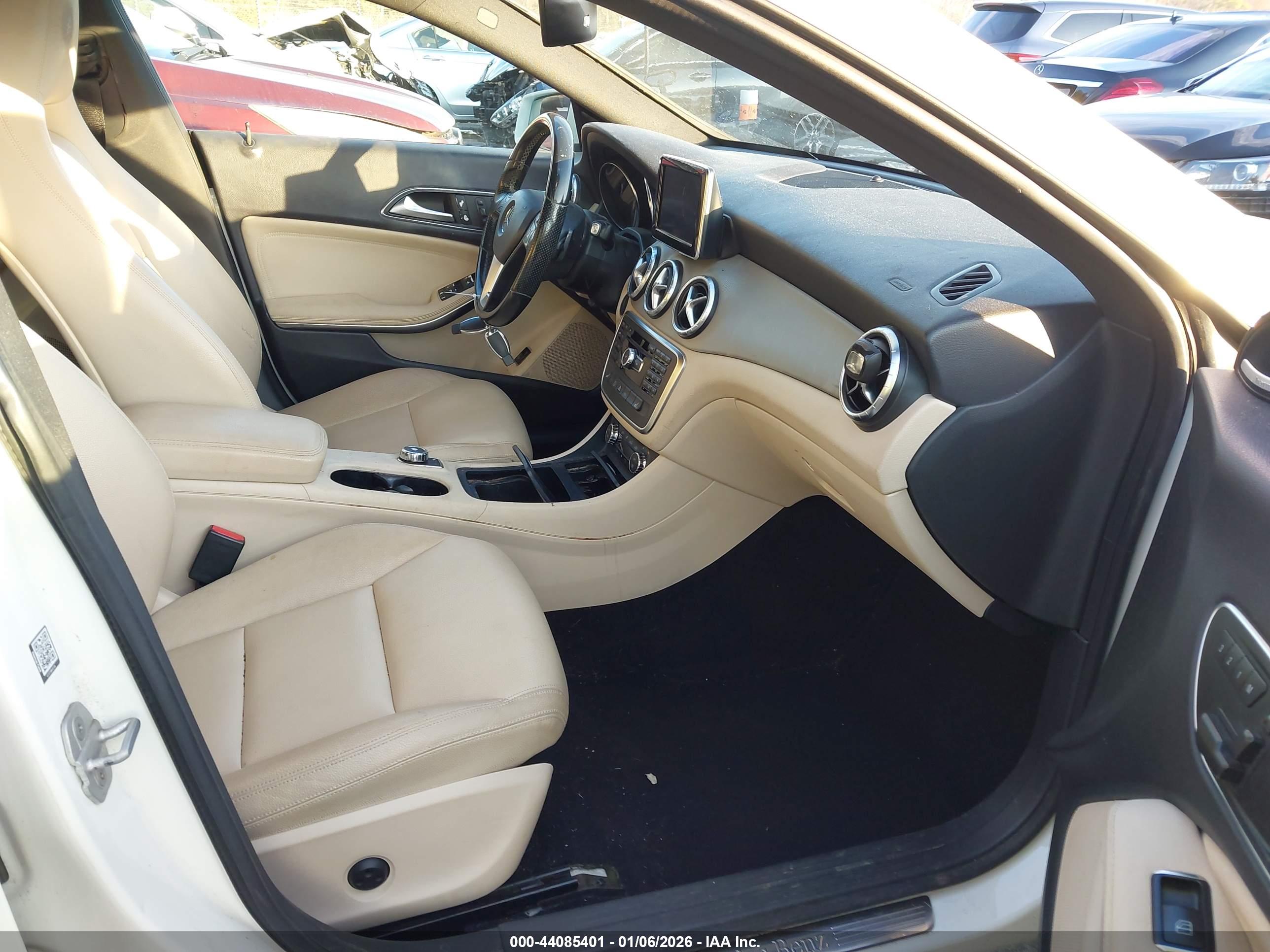 MERCEDES-BENZ CLA image 5