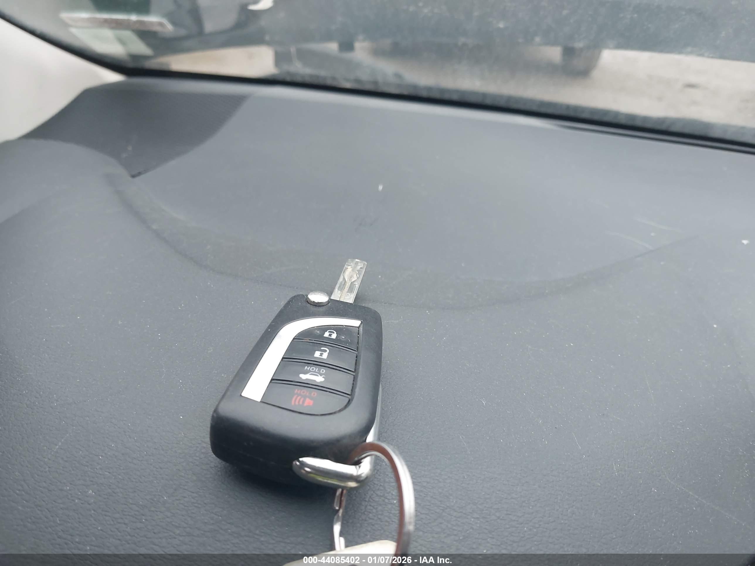 TOYOTA COROLLA image 11