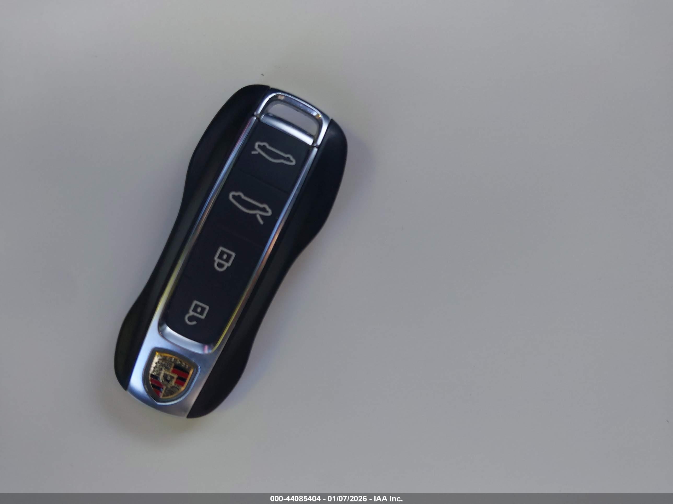 PORSCHE TAYCAN image 11