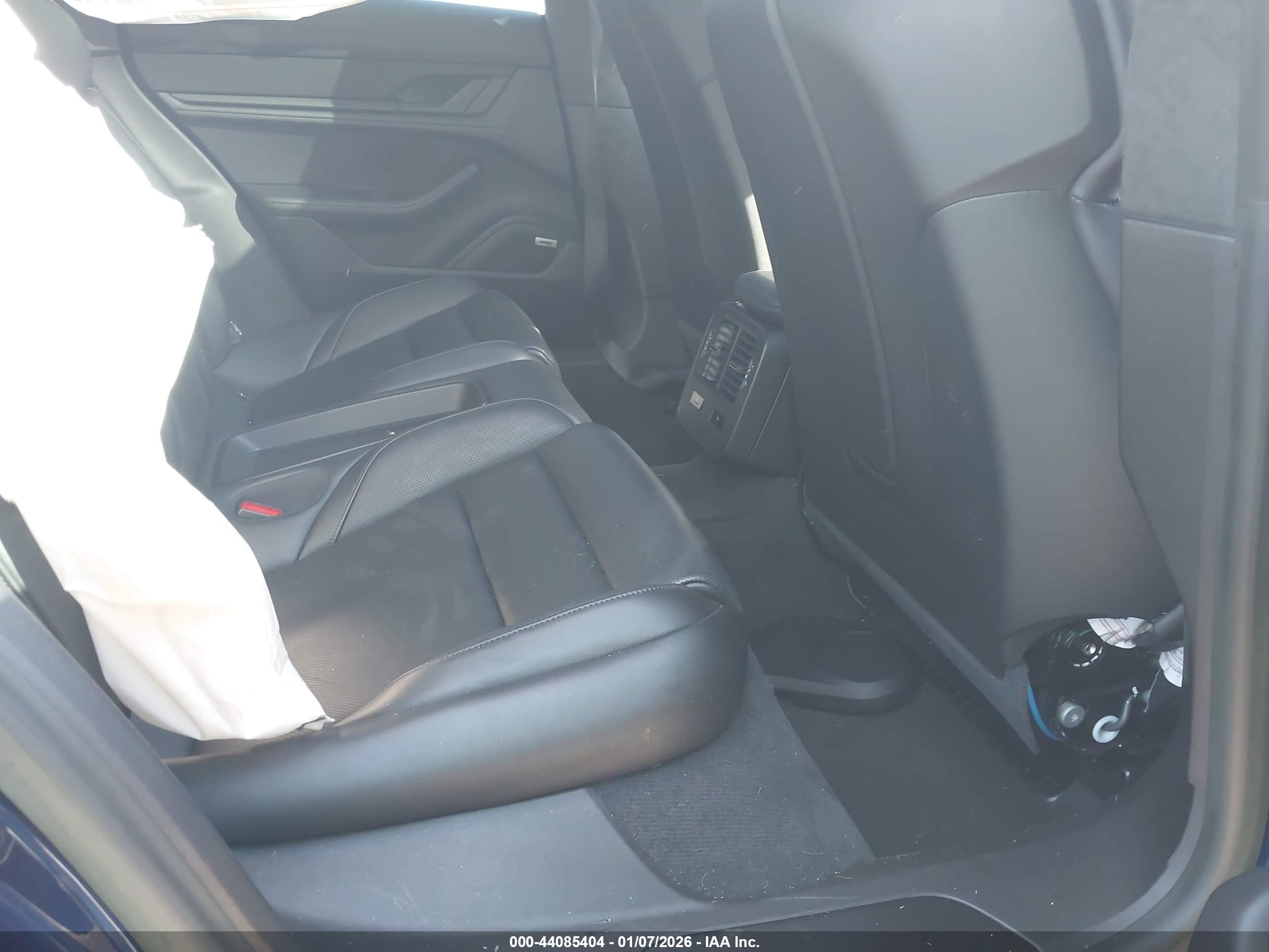 PORSCHE TAYCAN image 8
